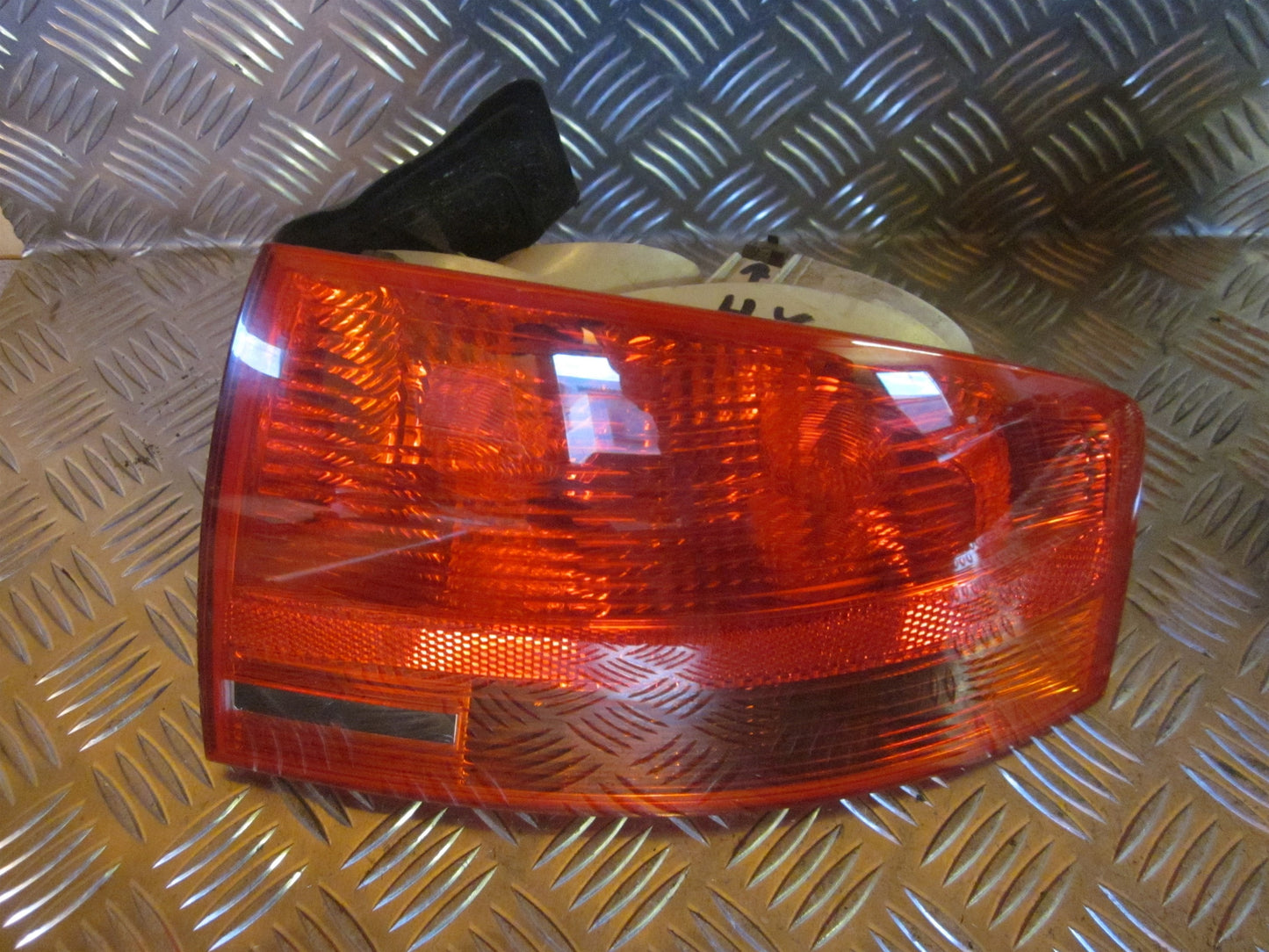 Brugt Audi A4 (8E/8H) (05-08) Baglygte med kun 72.000 Km. fra Autogenbrug / Autoophug