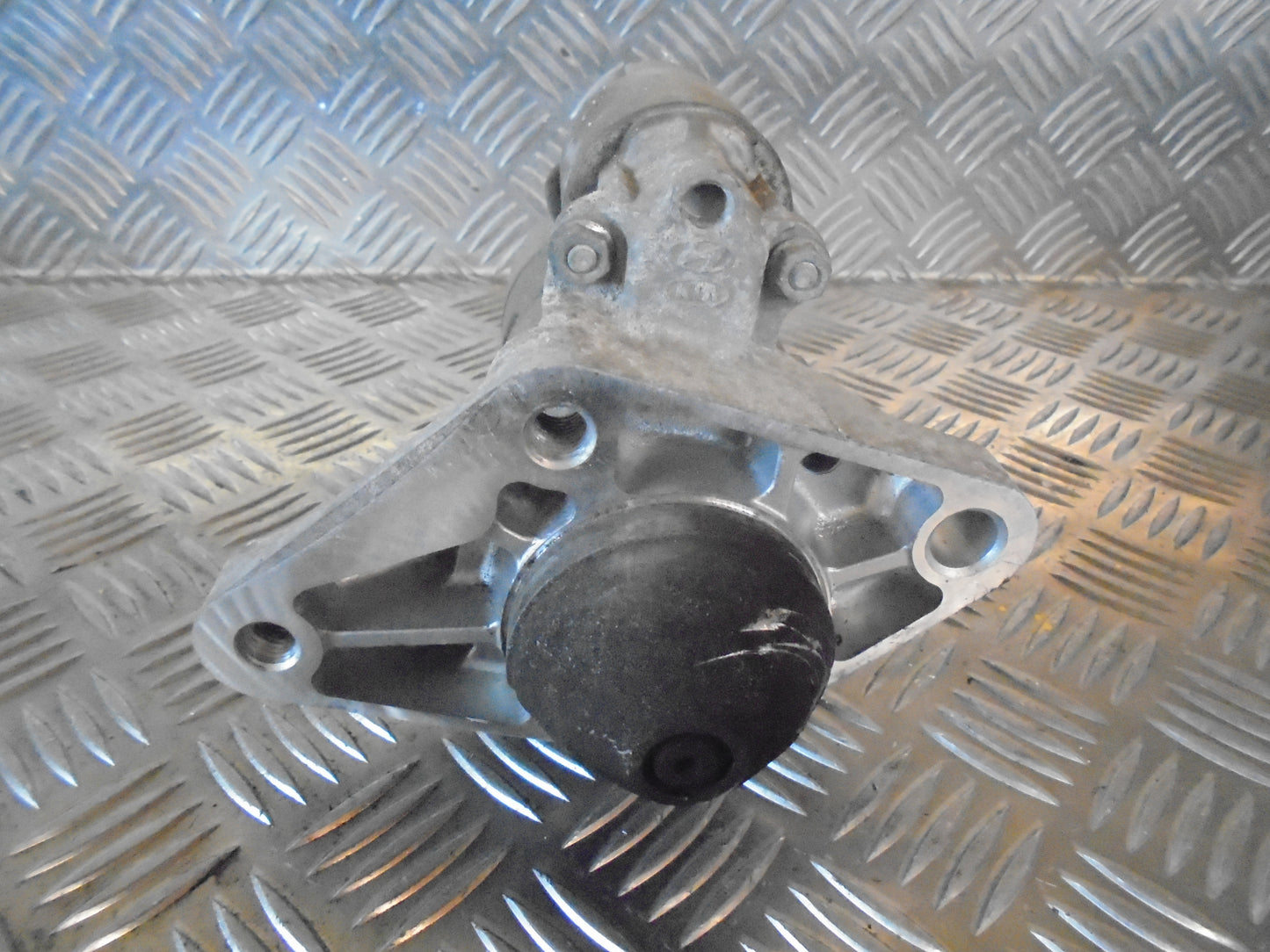 Brugt KIA Carnival (06-->) Starter med kun Ukendt Km. fra Autogenbrug / Autoophug