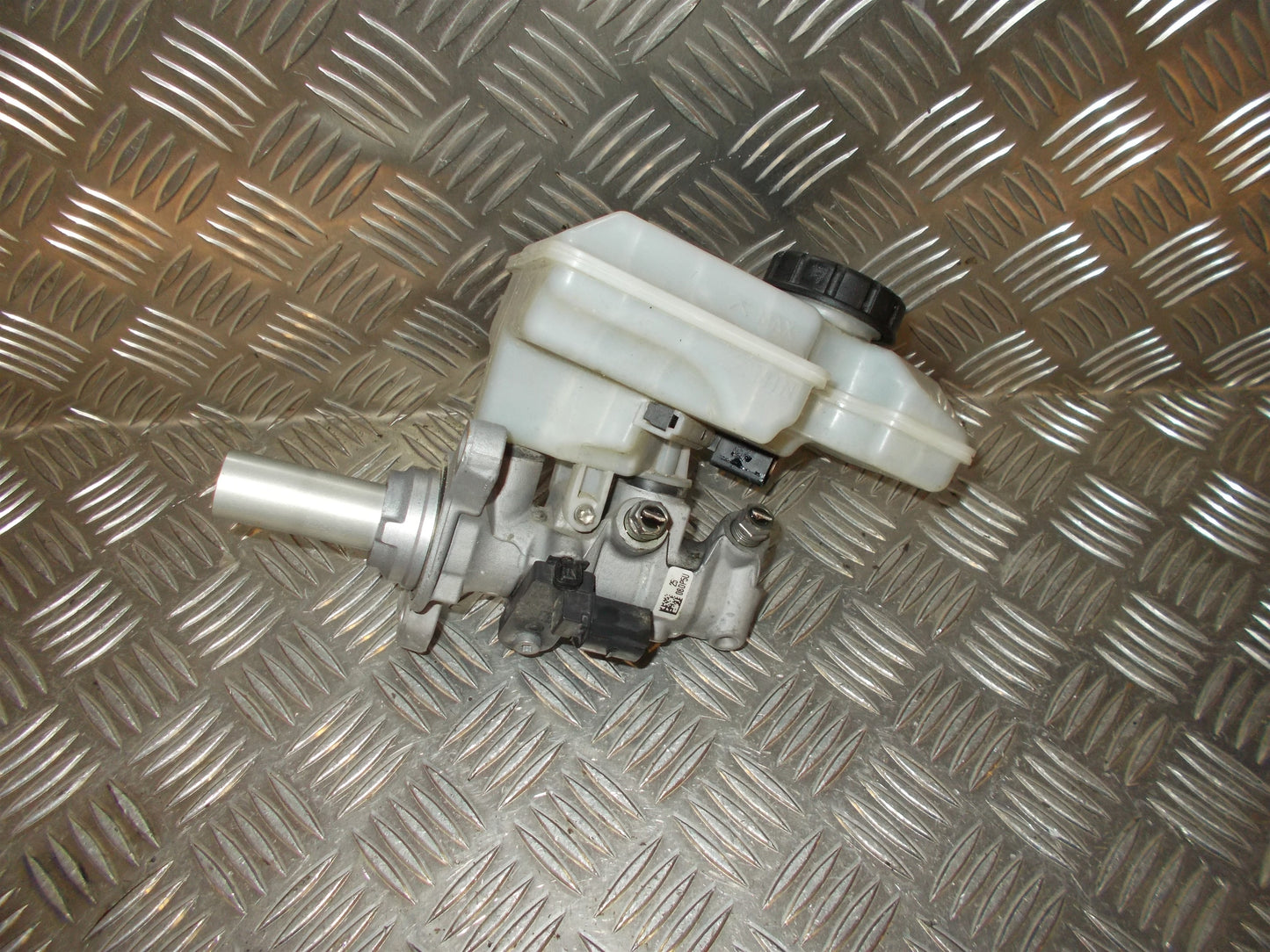Brugt Skoda Octavia (5E) (13-20) Bremsehovedcylinder med kun 132.000 Km. fra Autogenbrug / Autoophug