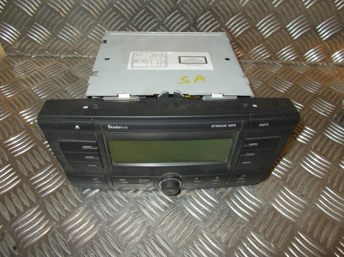 Brugt Skoda Octavia (1Z) (04-13) Radio M/Cd med kun 116.000 Km. fra Autogenbrug / Autoophug