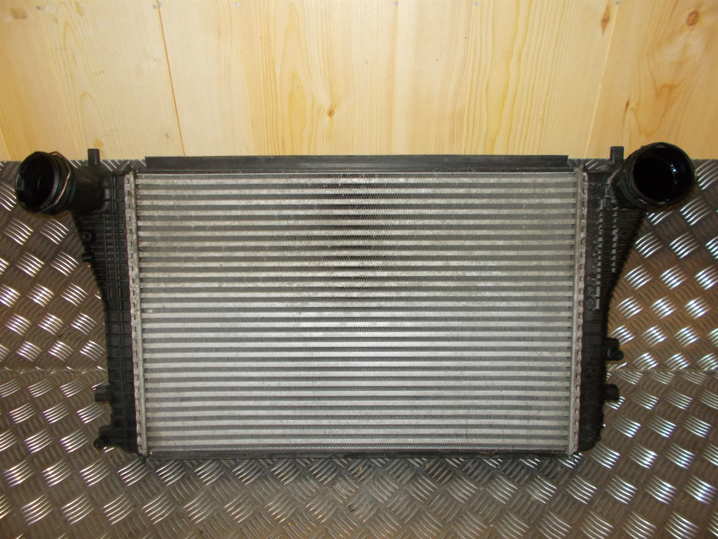 Brugt Skoda Octavia (1Z) (04-13) Køler Intercooler med kun 258.000 Km. fra Autogenbrug / Autoophug