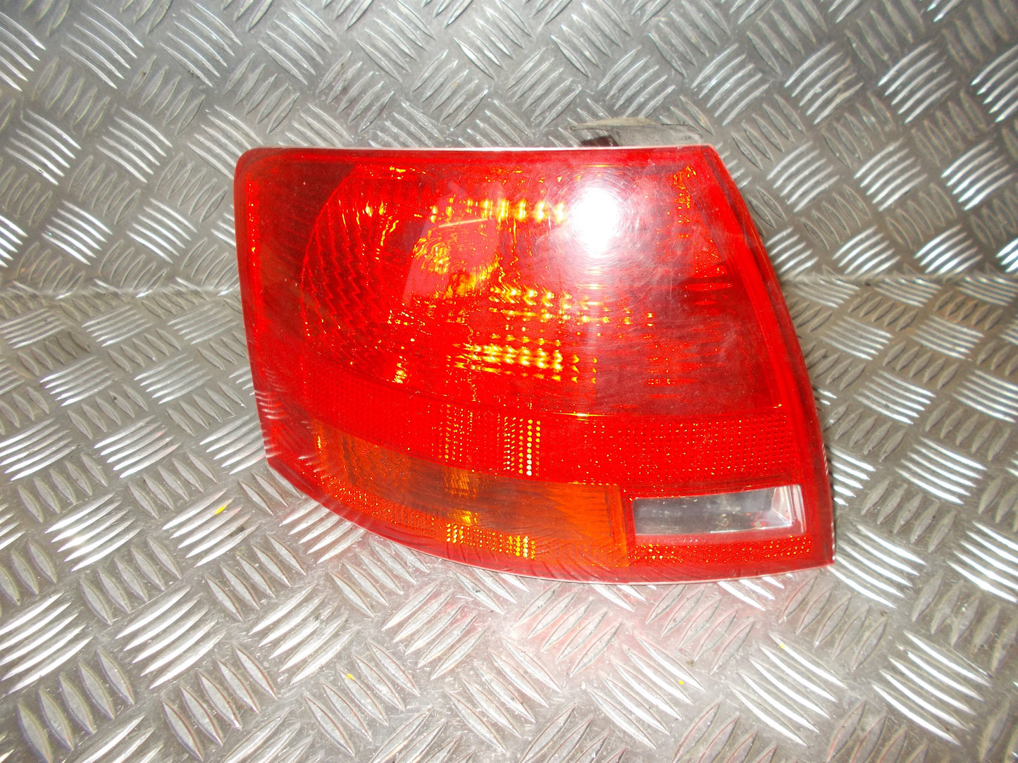 Brugt Audi A4 (8E/8H) (05-08) Baglygte med kun 222.000 Km. fra Autogenbrug / Autoophug
