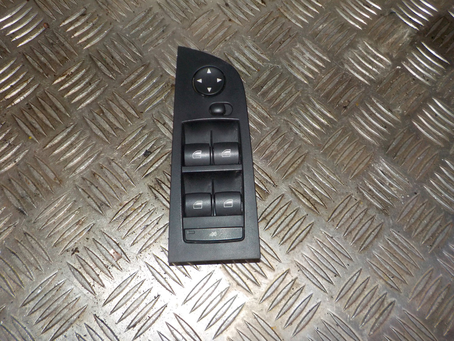 Brugt BMW 3-Serie (05-13) Kontakt Rudehejs med kun 249.000 Km. fra Autogenbrug / Autoophug