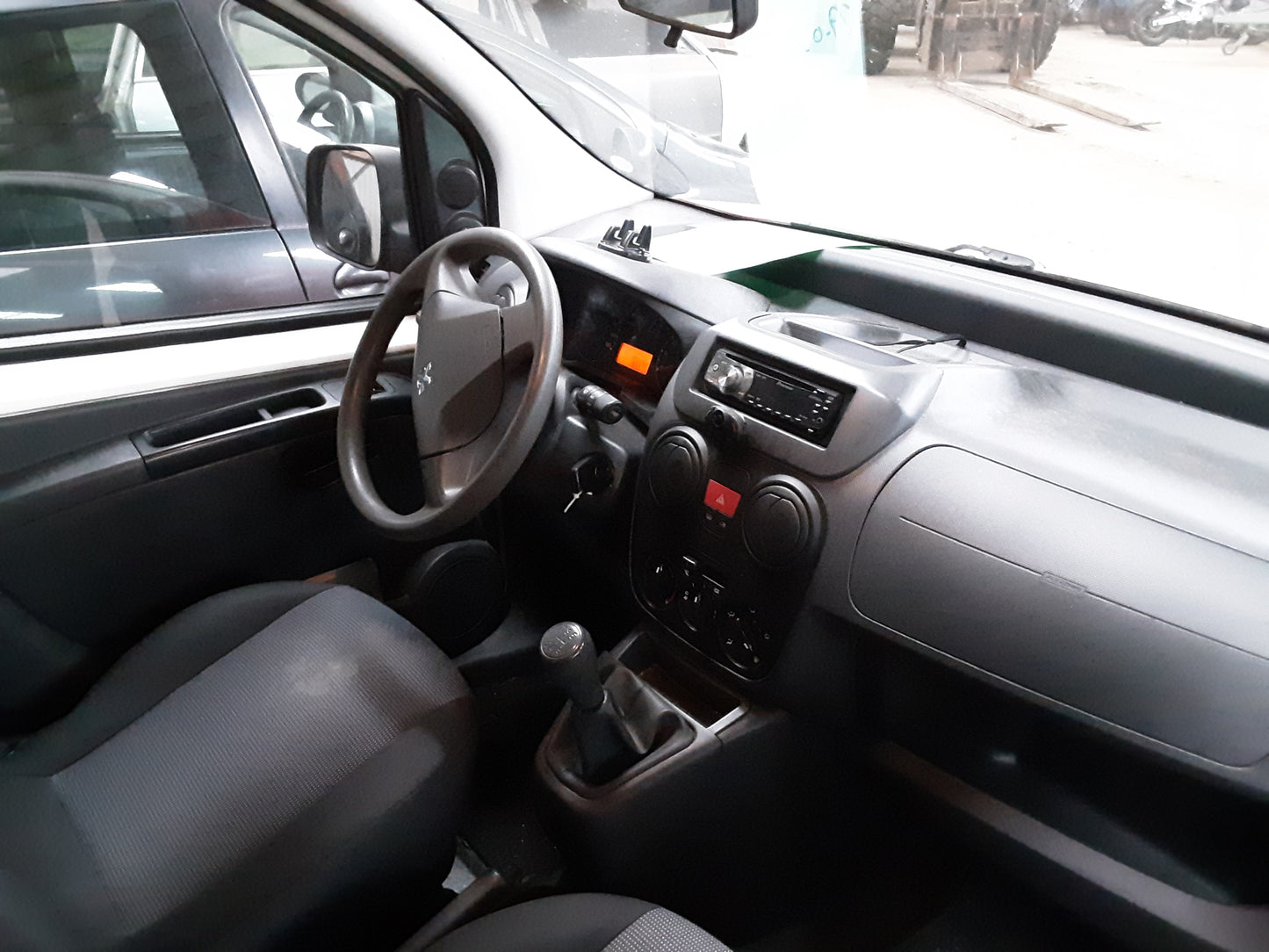 Brugt Peugeot Bipper (08-16) Pluk-Selv-Bil med kun 271.000 Km. fra Autogenbrug / Autoophug