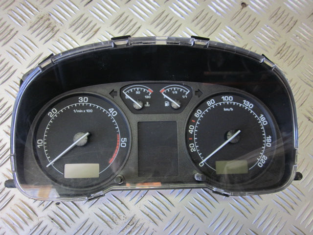 Brugt Skoda Octavia (1U) (97-04) Instrument M/Omdr.Tæller - Speedometer med kun 300.000 Km. fra Autogenbrug / Autoophug