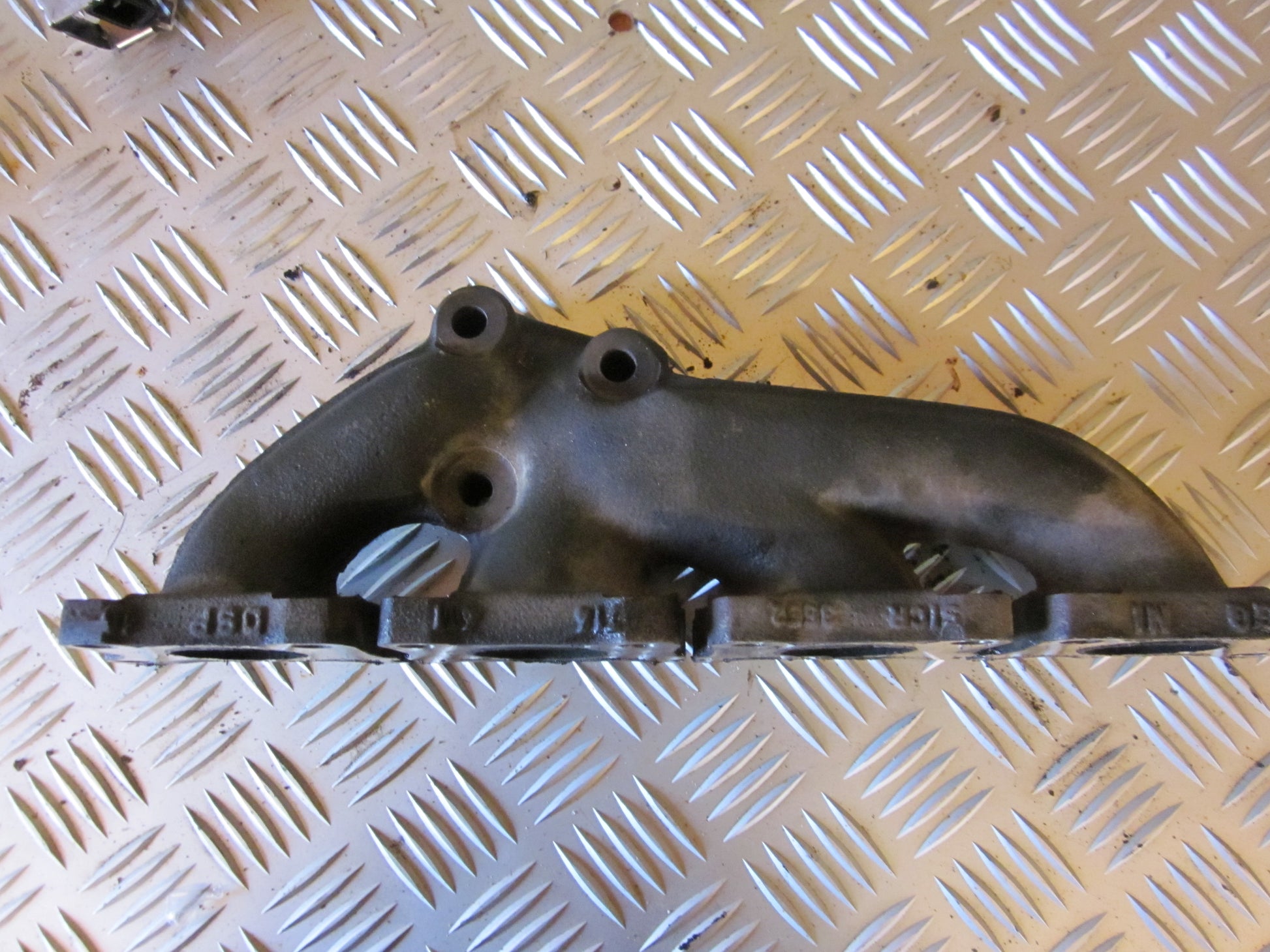 Brugt Audi A4 (8D) (95-01) Manifold Ud med kun Ukendt Km. fra Autogenbrug / Autoophug