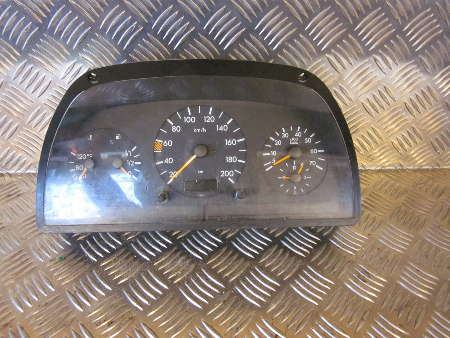 Brugt Mercedes Vito (96-03) Instrument M/Omdr.Tæller - Speedometer med kun 230.000 Km. fra Autogenbrug / Autoophug