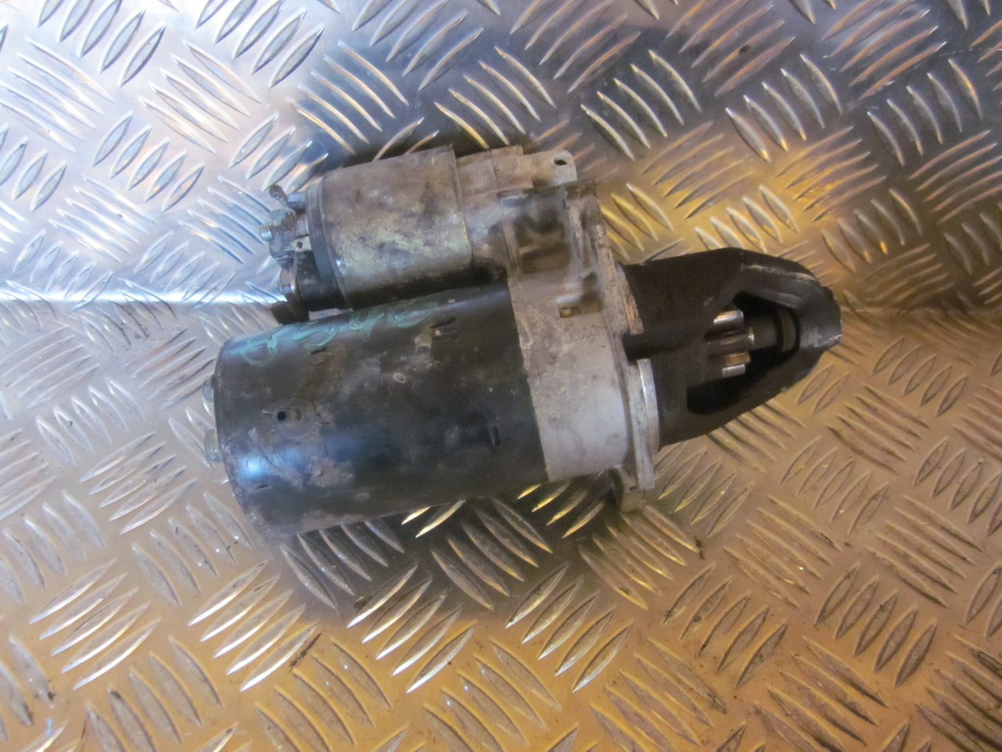 Brugt Nissan Micra K11 (93-98) Starter med kun 155.000 Km. fra Autogenbrug / Autoophug