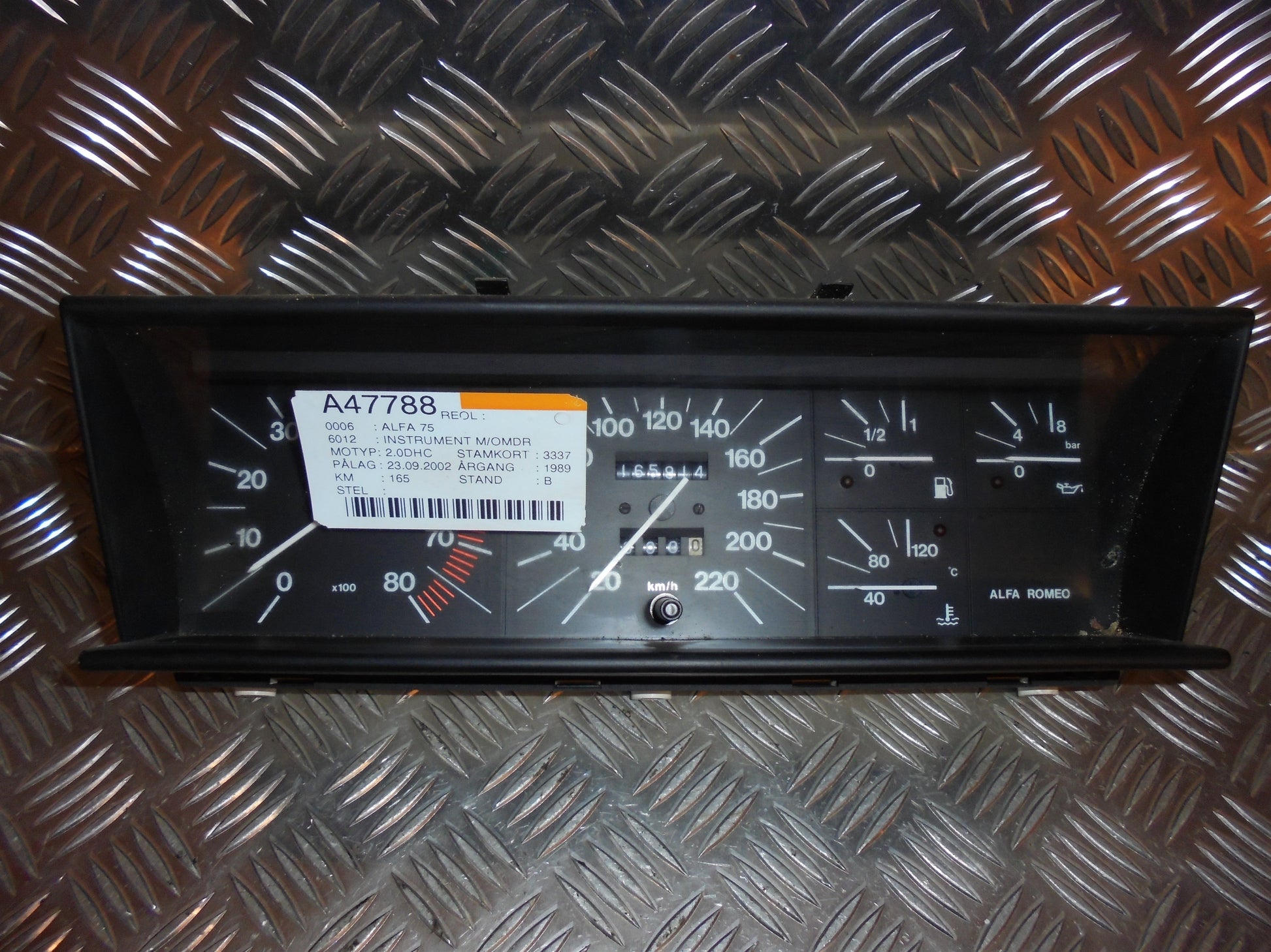 Brugt Alfa Romeo 75 (85-92) Instrument M/Omdr.Tæller - Speedometer med kun 165.000 Km. fra Autogenbrug / Autoophug