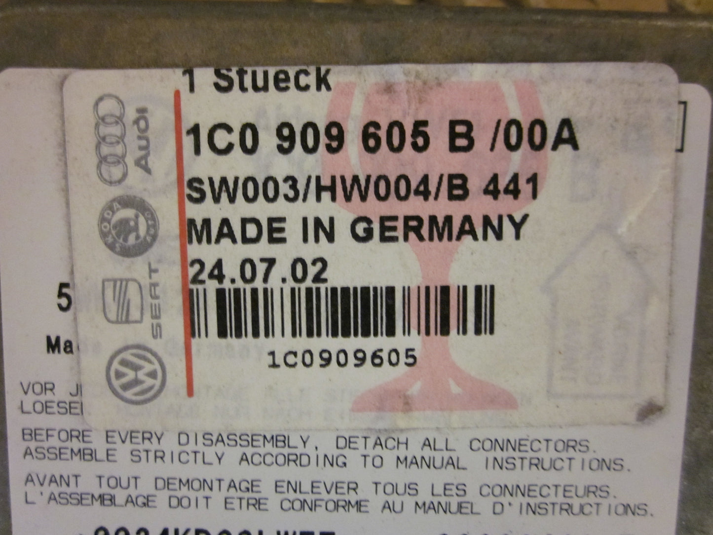 Original VW PASSAT 3B (01-04) AIRBAG ELBOKS Til Danmarks laveste pris. | Mere end 60.000 brugte reservedele på lager | 24 timers levering | 24/7 Support via Livechat