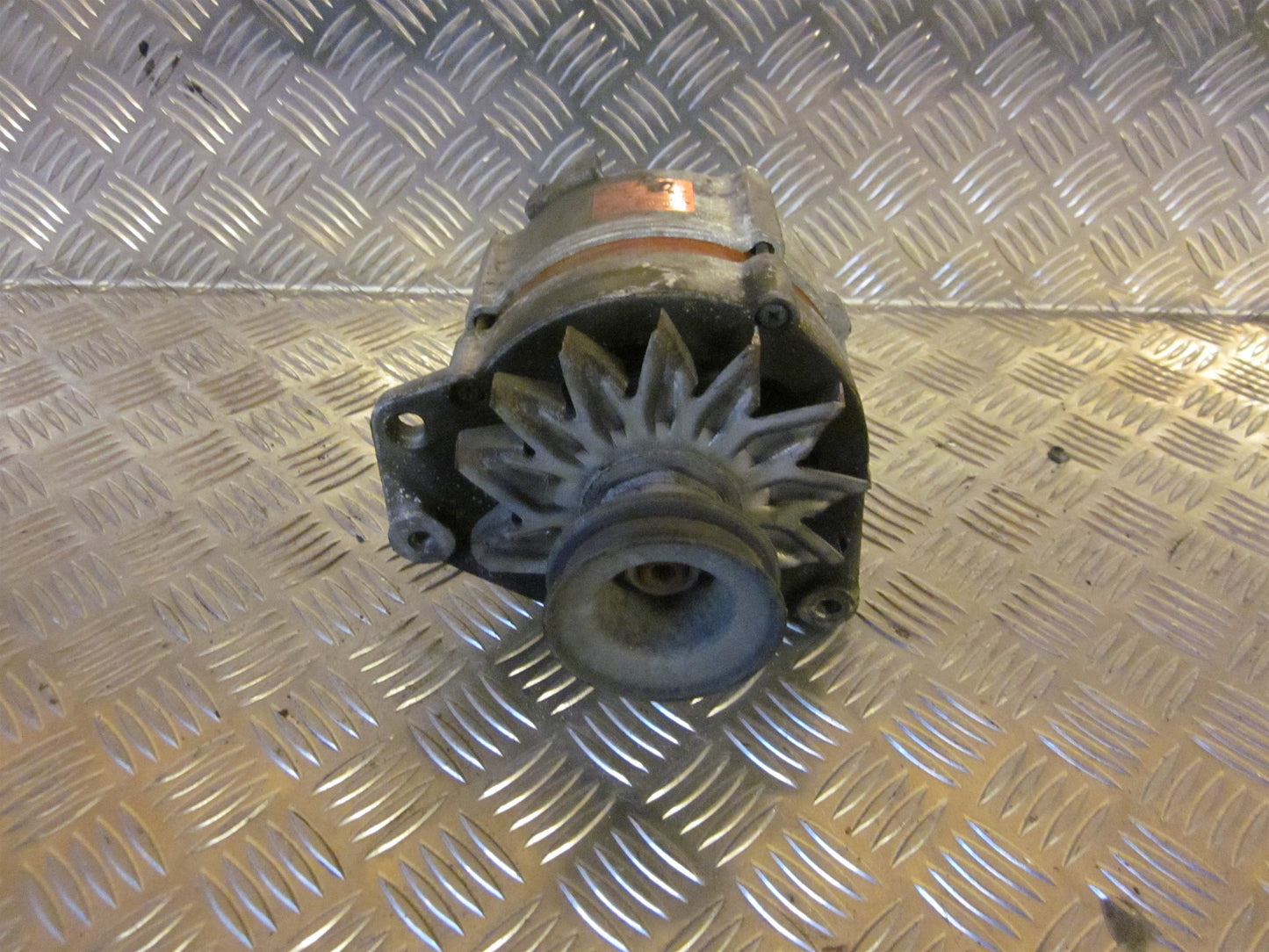 Brugt Audi 80 (87-91) Generator med kun 141.000 Km. fra Autogenbrug / Autoophug