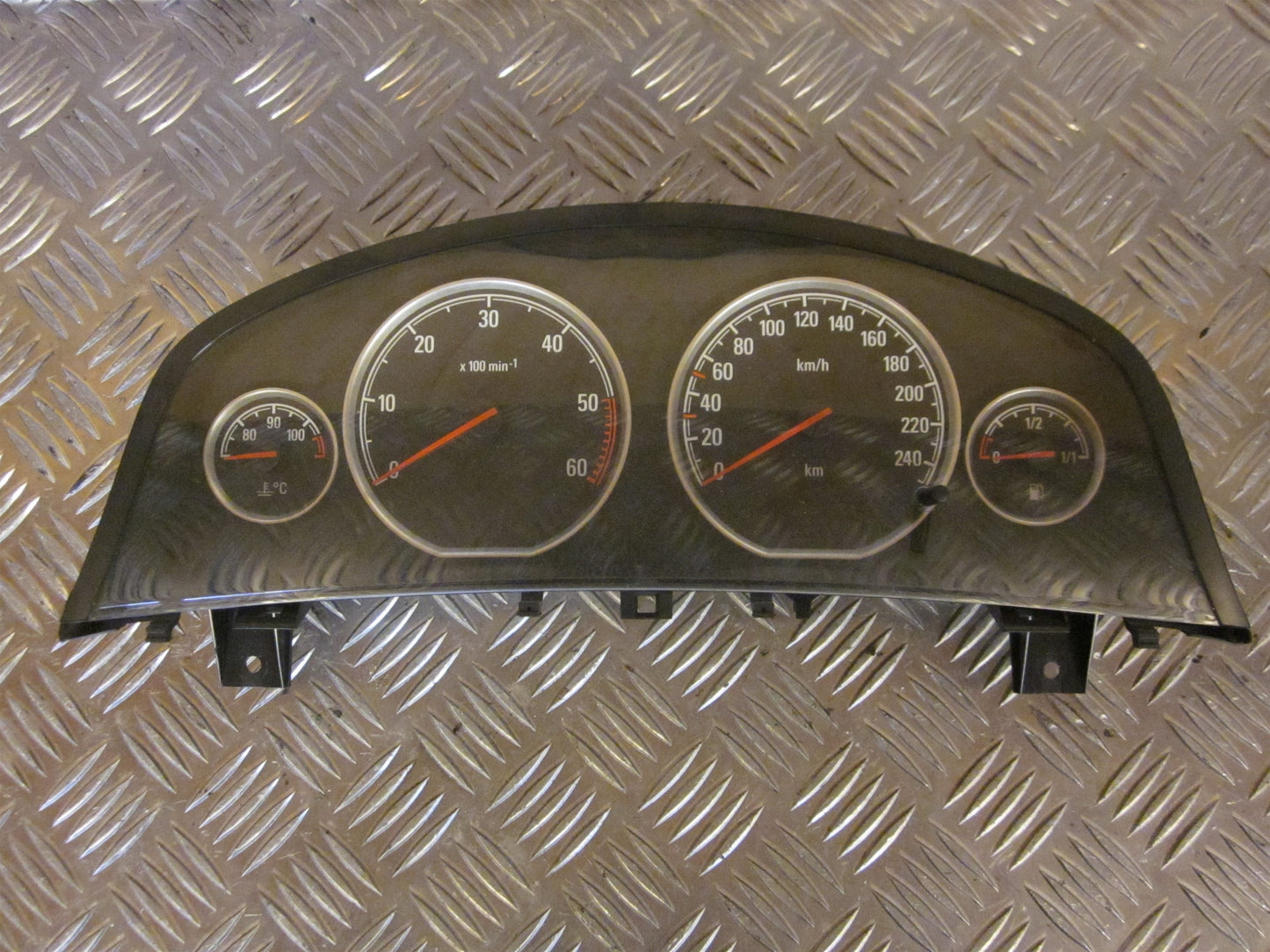 Brugt Opel Vectra C (02-->) Instrument M/Omdr.Tæller - Speedometer med kun 186.000 Km. fra Autogenbrug / Autoophug