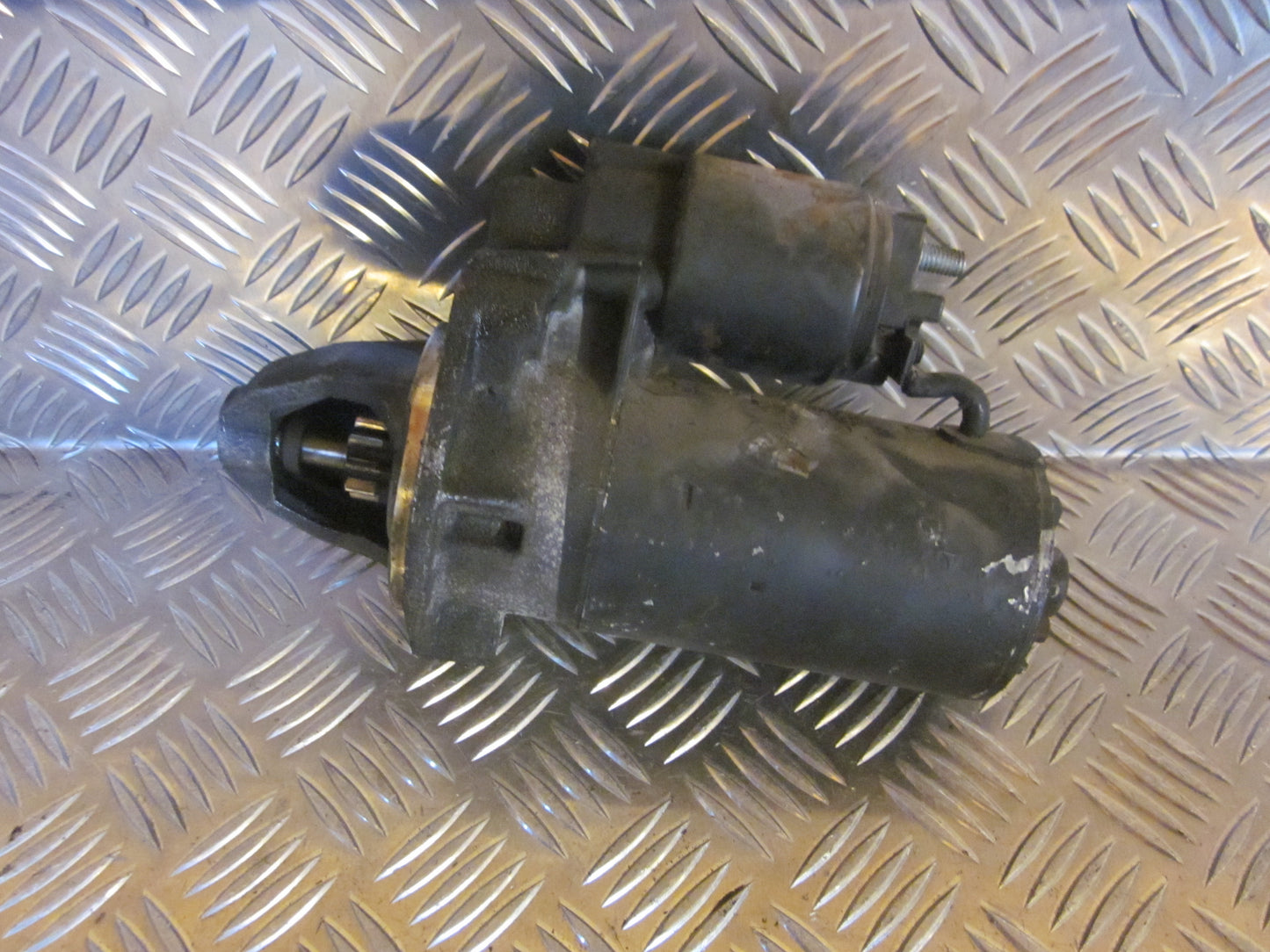 Brugt Mercedes 200 - W124 (85-95) Starter med kun 253.000 Km. fra Autogenbrug / Autoophug