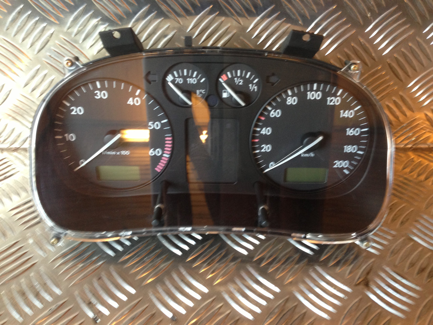 Brugt VW Polo 3/5D 6N (94-00) Instrument M/Omdr.Tæller - Speedometer med kun Ukendt Km. fra Autogenbrug / Autoophug