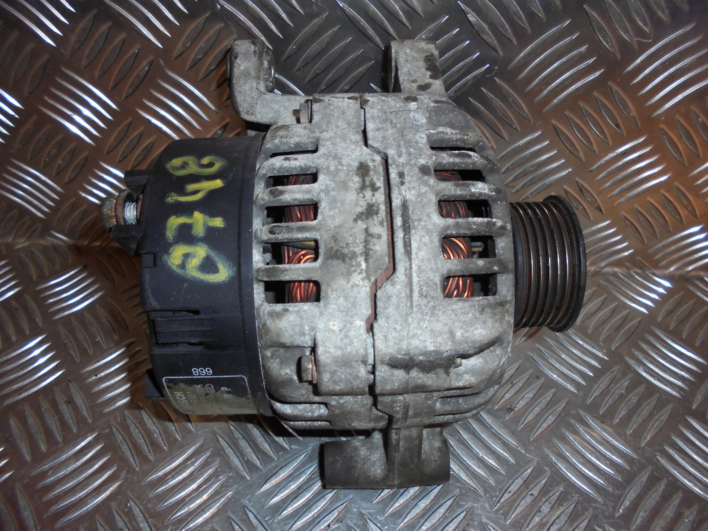 Brugt Volvo S40/V40 (96-04) Generator med kun 302.000 Km. fra Autogenbrug / Autoophug