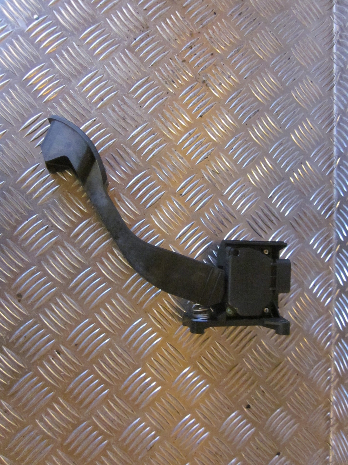 Brugt Ford Ka (09-17) Speederpedal med kun 72.000 Km. fra Autogenbrug / Autoophug