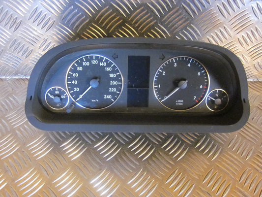 Brugt Mercedes A-Klasse (04-13) Instrument M/Omdr.Tæller - Speedometer med kun 46.000 Km. fra Autogenbrug / Autoophug