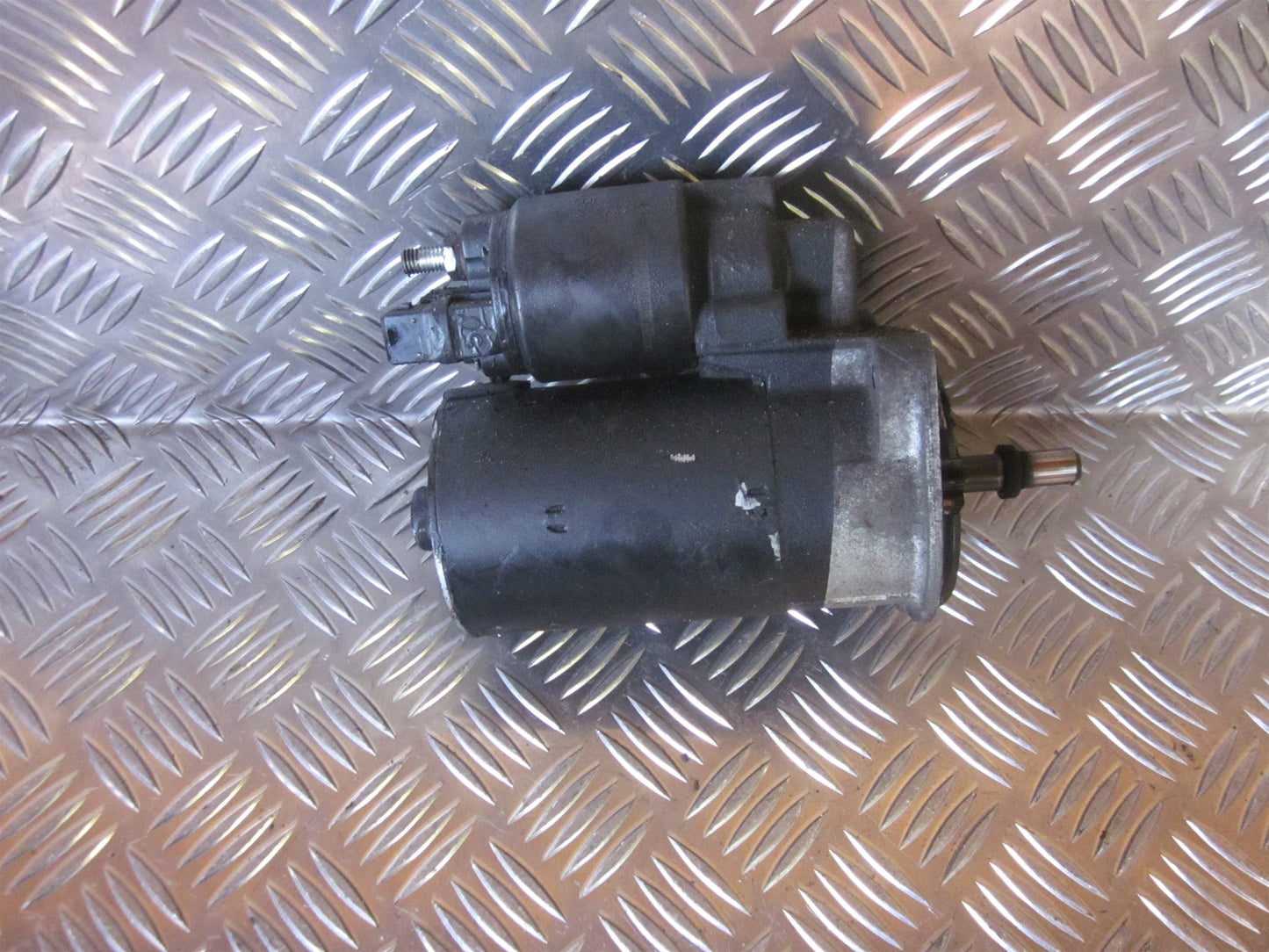 Brugt VW Golf 3 1H (92-98) Starter med kun 186.000 Km. fra Autogenbrug / Autoophug