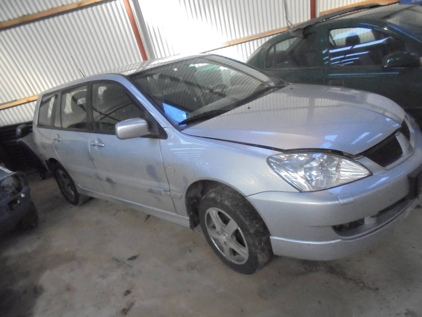 Brugt Mitsubishi Lancer (01-07) Pluk-Selv-Bil med kun 162.000 Km. fra Autogenbrug / Autoophug