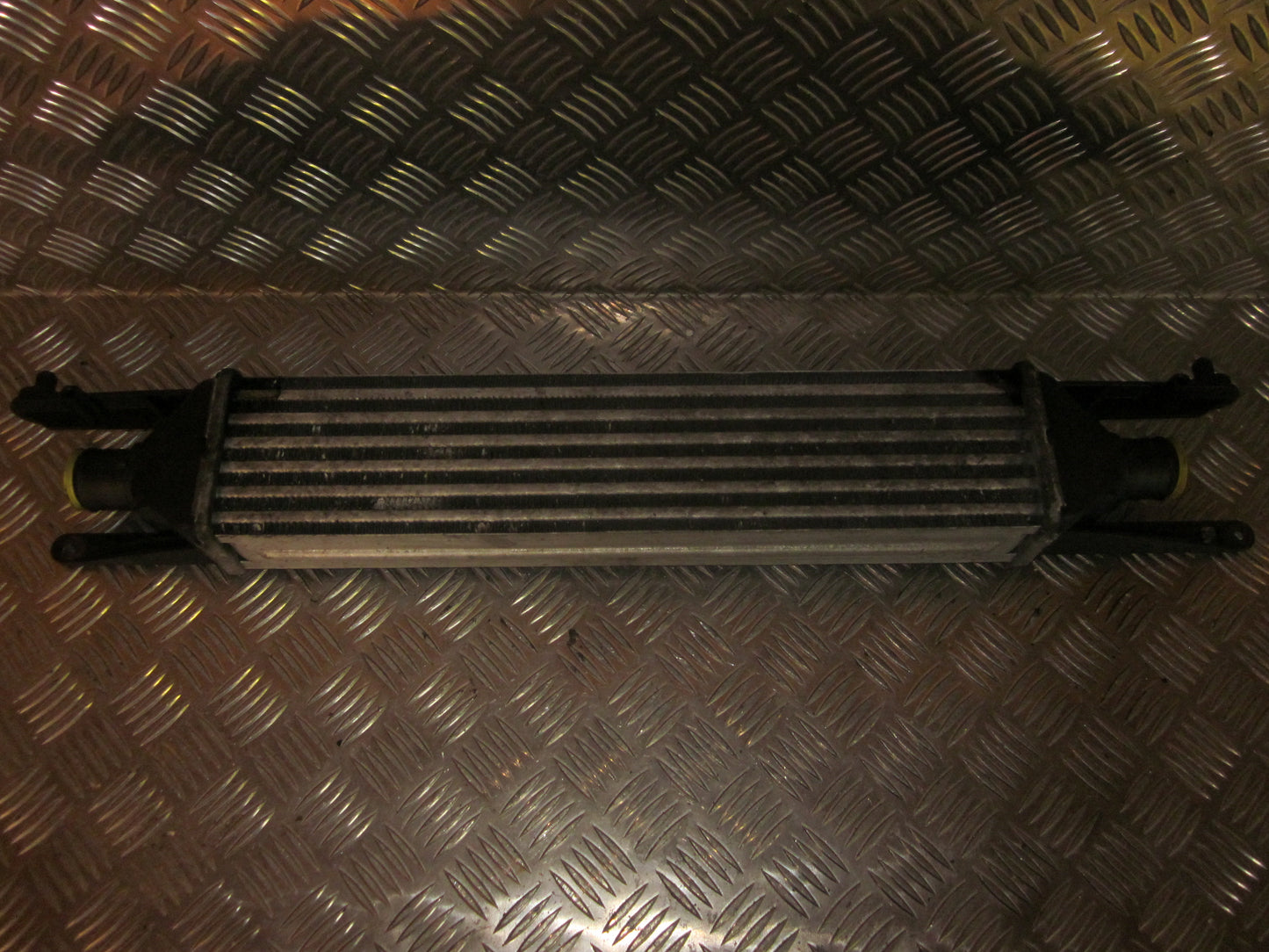 Brugt Fiat Grandepunto (06-09) Køler Intercooler med kun 241.000 Km. fra Autogenbrug / Autoophug