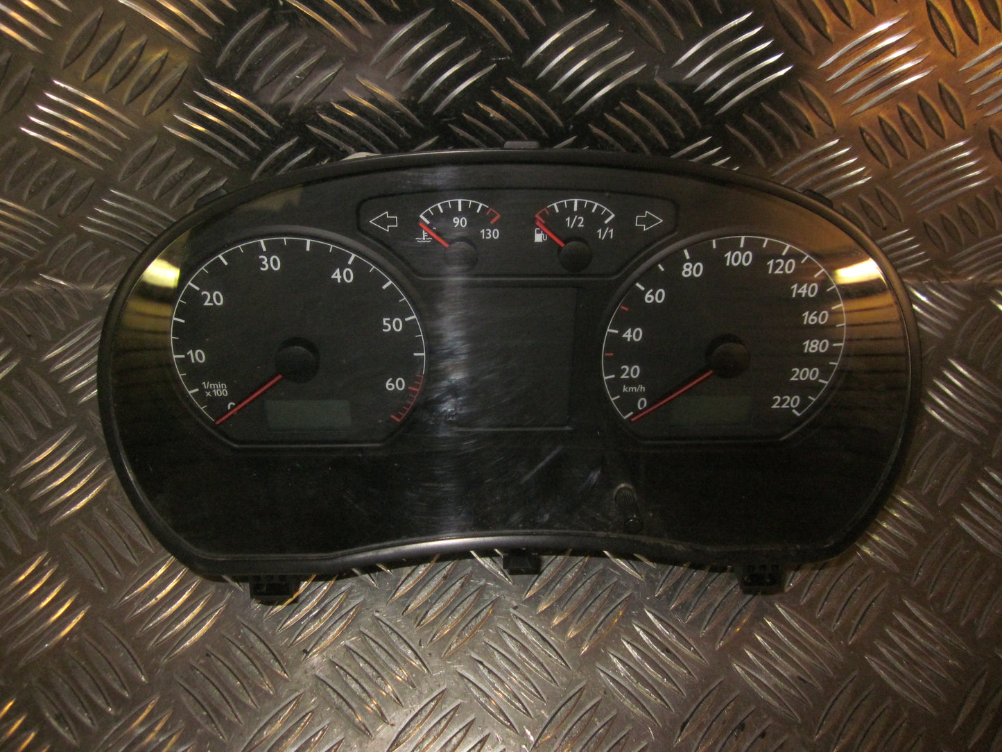 Brugt VW Polo 9N (02-05) Instrument M/Omdr.Tæller - Speedometer med kun 125.000 Km. fra Autogenbrug / Autoophug