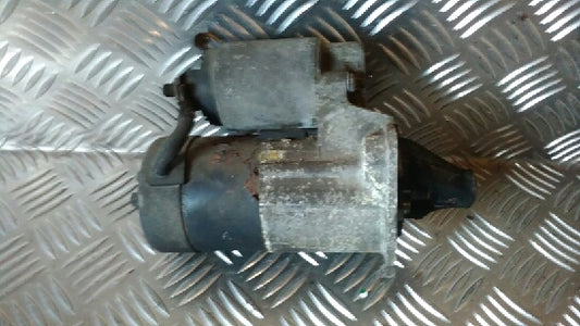 Brugt Mitsubishi Carisma (96-98) Starter med kun 268.000 Km. fra Autogenbrug / Autoophug