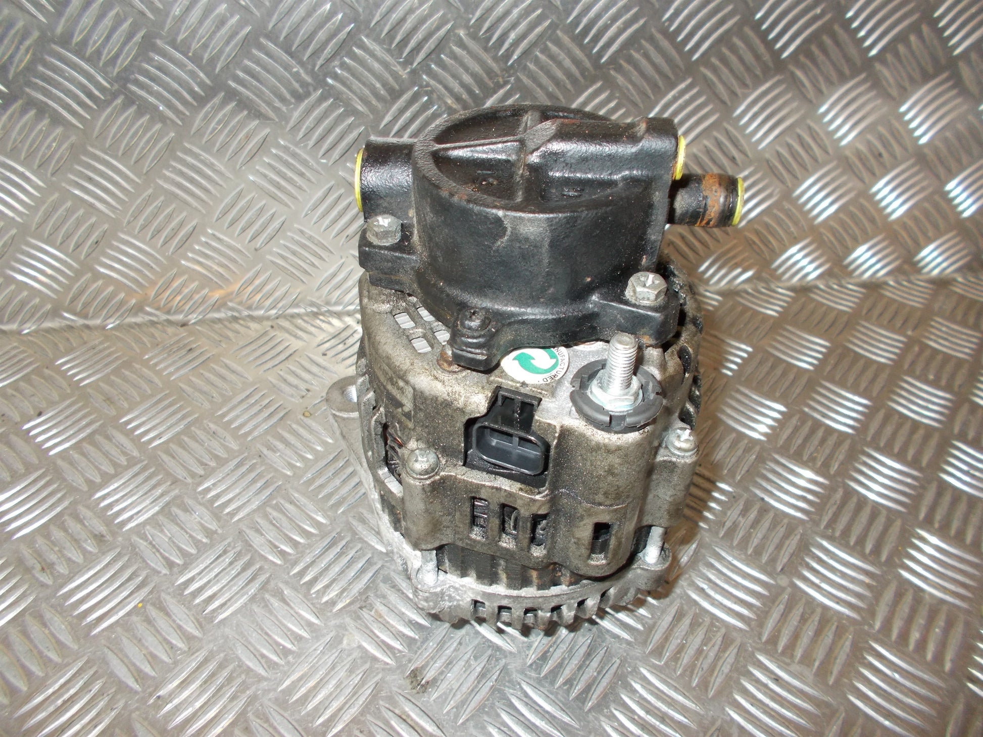 Brugt KIA Carens (02-06) Generator M/Pumpe med kun 141.000 Km. fra Autogenbrug / Autoophug