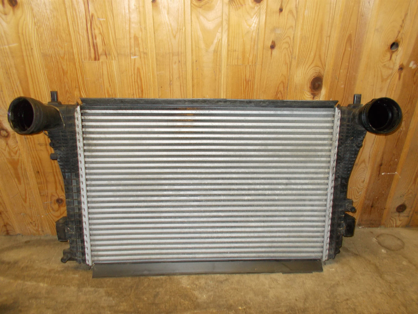 Brugt VW Passat 3C (05-10) Køler Intercooler med kun 282.000 Km. fra Autogenbrug / Autoophug