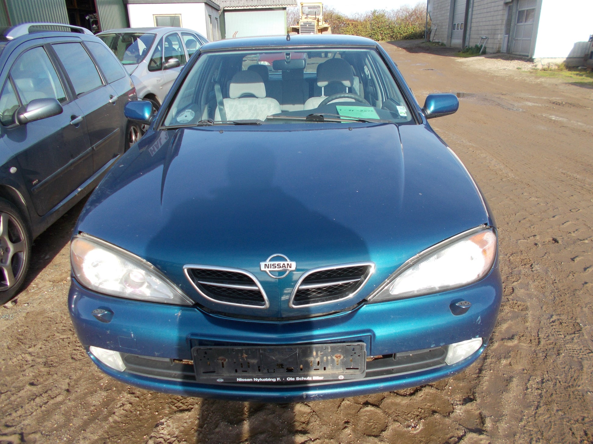 Brugt Nissan Primera P11 (00-01) Pluk-Selv-Bil med kun 303.000 Km. fra Autogenbrug / Autoophug