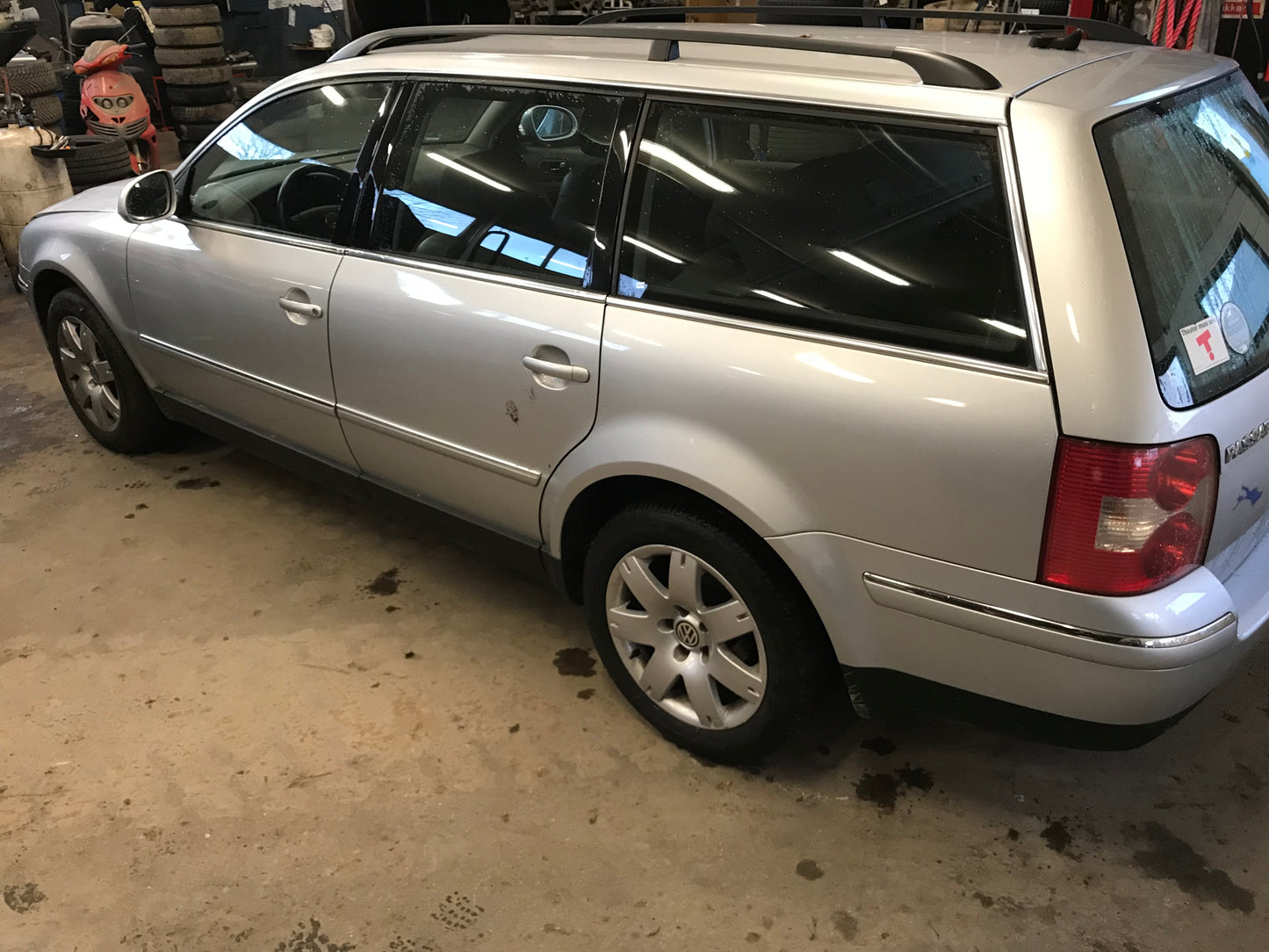 Brugt VW Passat 3B (01-04) Pluk-Selv-Bil med kun 155.000 Km. fra Autogenbrug / Autoophug