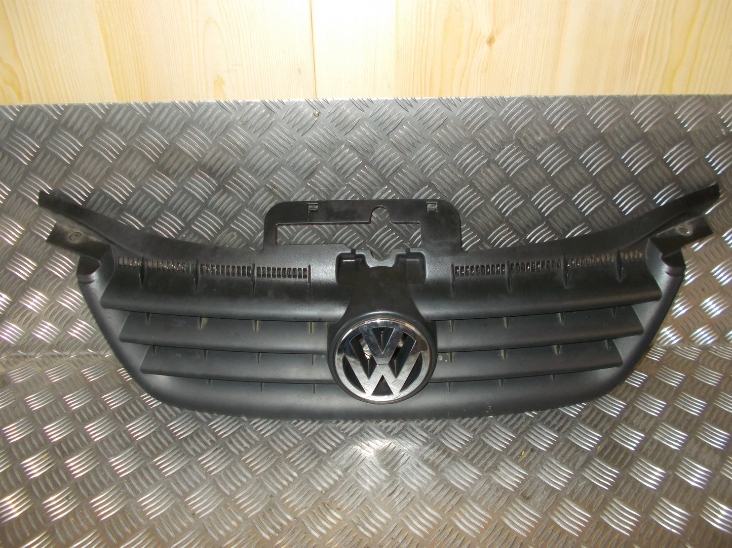 Brugt VW Touran 1T/Gp (03-10) Frontgitter med kun Ukendt Km. fra Autogenbrug / Autoophug