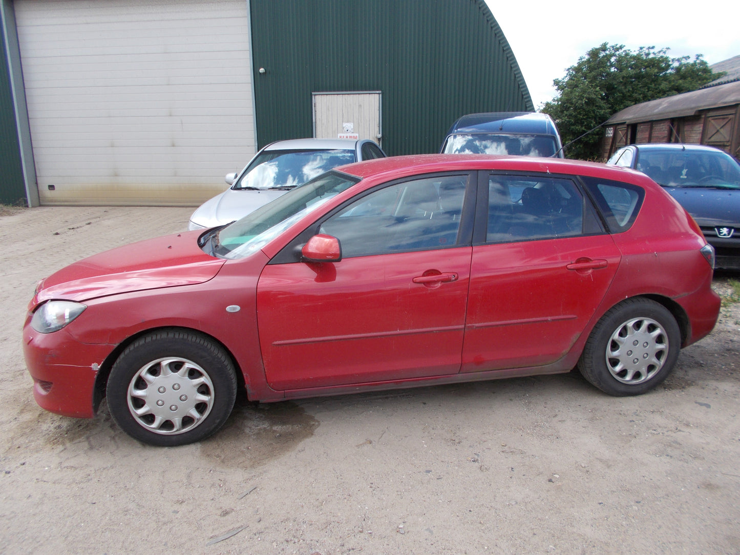 Brugt Mazda 3 (04-09) Pluk-Selv-Bil med kun 169.000 Km. fra Autogenbrug / Autoophug