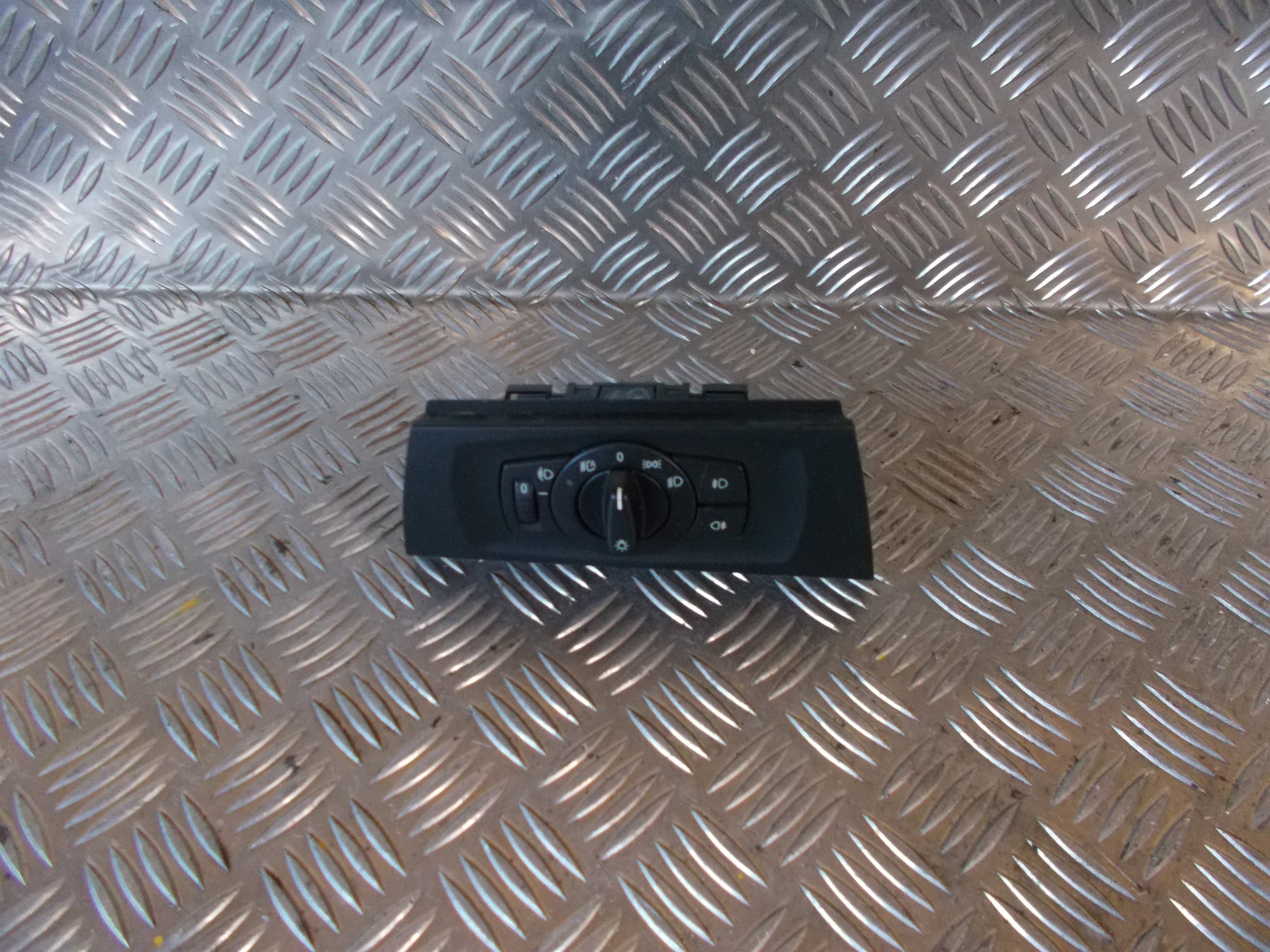 Brugt BMW 3-Serie (05-13) Kontakt Lys med kun 334.000 Km. fra Autogenbrug / Autoophug