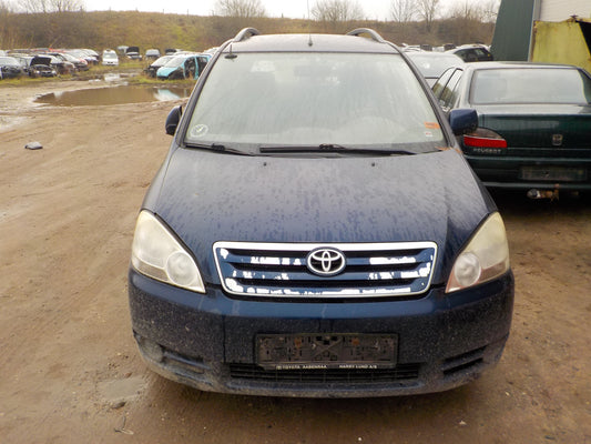 TOYOTA AVENSIS VERSO (01-09) 2003 5D Pluk-Selv-Bil Til Danmarks laveste pris. | Mere end 60.000 brugte reservedele på lager | 24 timers levering | 24/7 Support via Livechat