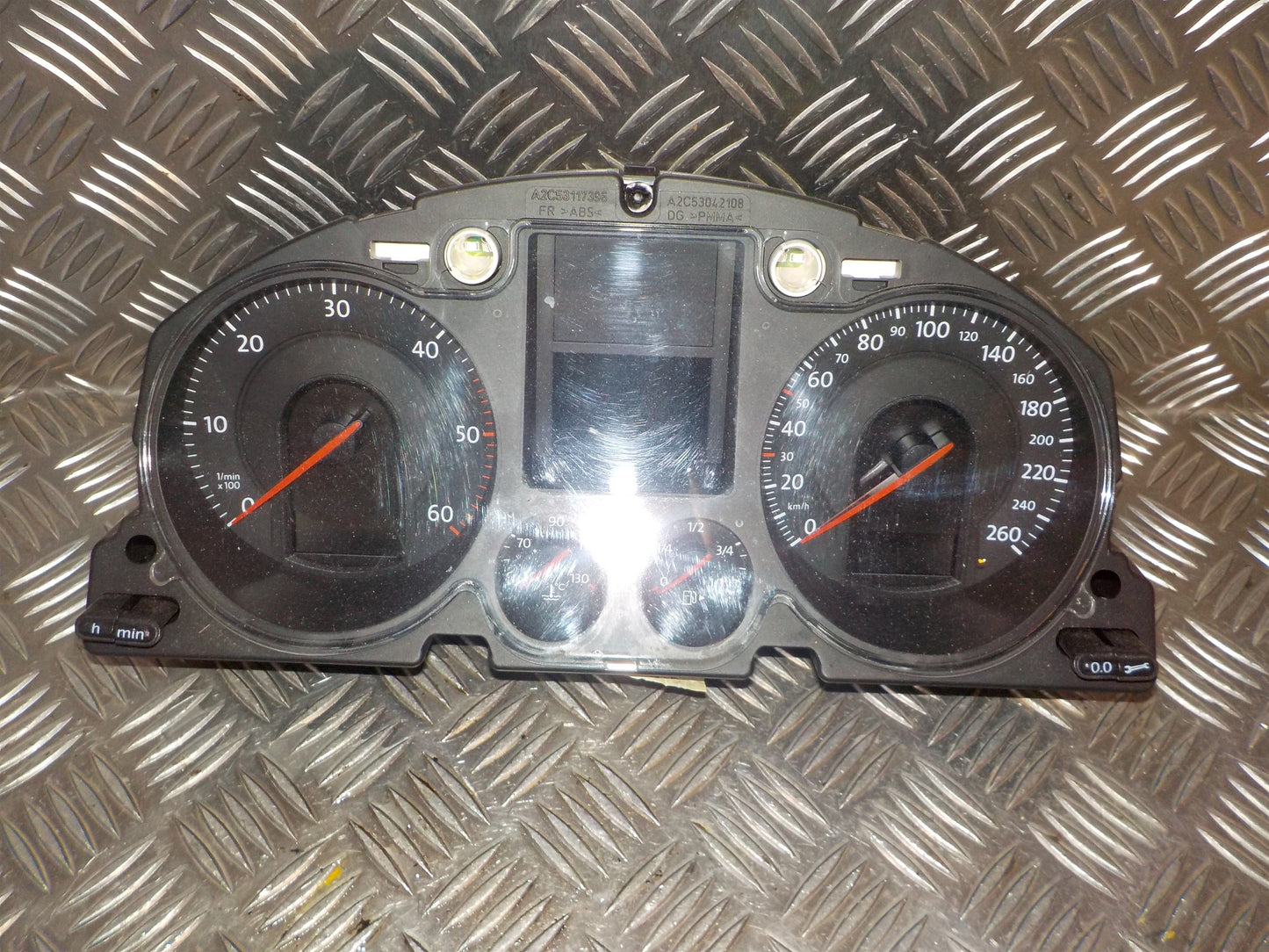 Brugt VW Passat 3C (05-10) Instrument M/Omdr.Tæller - Speedometer med kun 375.000 Km. fra Autogenbrug / Autoophug