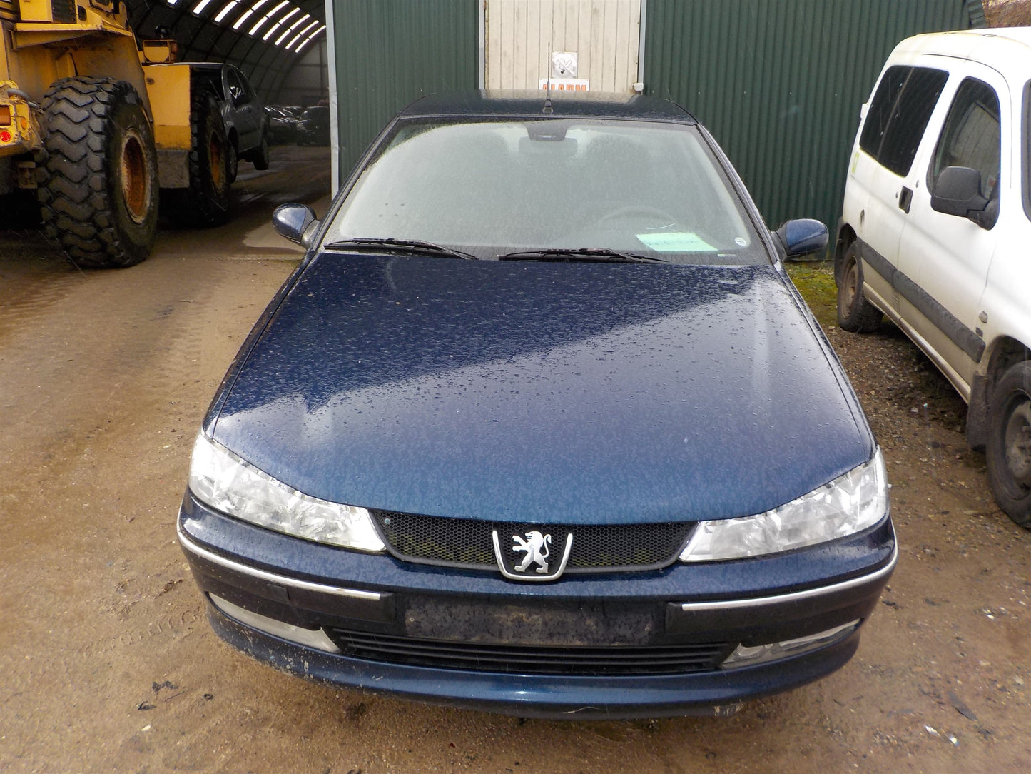 Brugt Peugeot 406 (99-04) Pluk-Selv-Bil med kun 518.000 Km. fra Autogenbrug / Autoophug