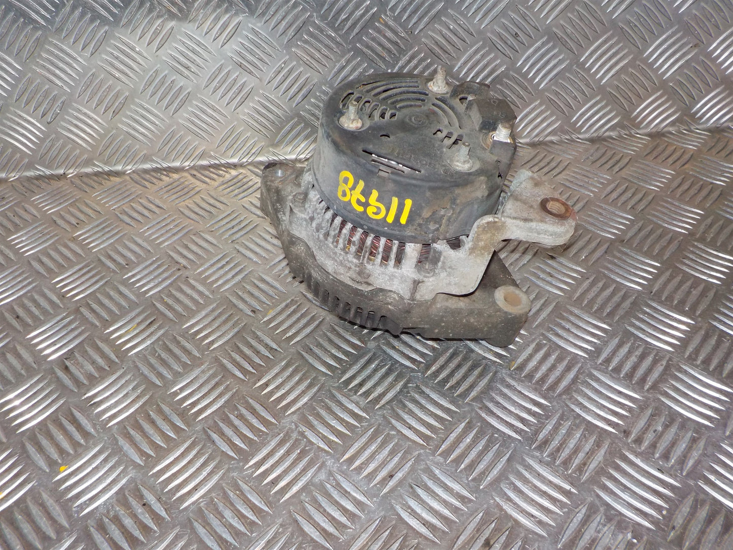 Brugt Opel Astra F (91-98) Generator med kun 280.000 Km. fra Autogenbrug / Autoophug