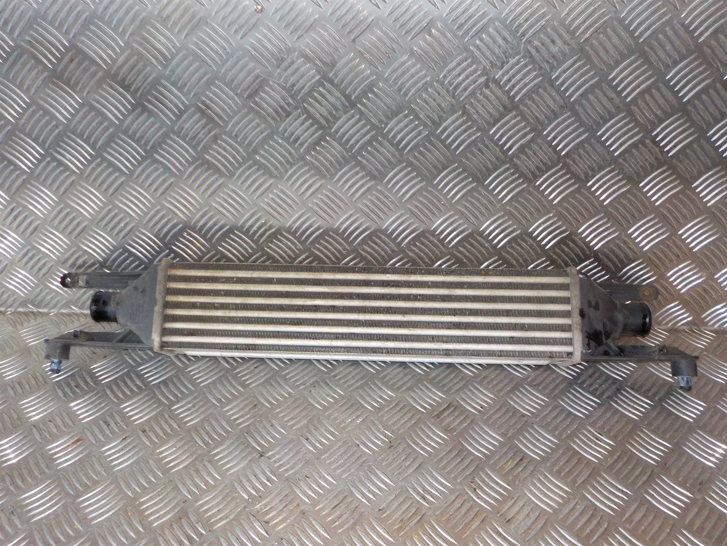 Brugt Fiat Punto Evo (09-16) Køler Intercooler med kun 146.000 Km. fra Autogenbrug / Autoophug