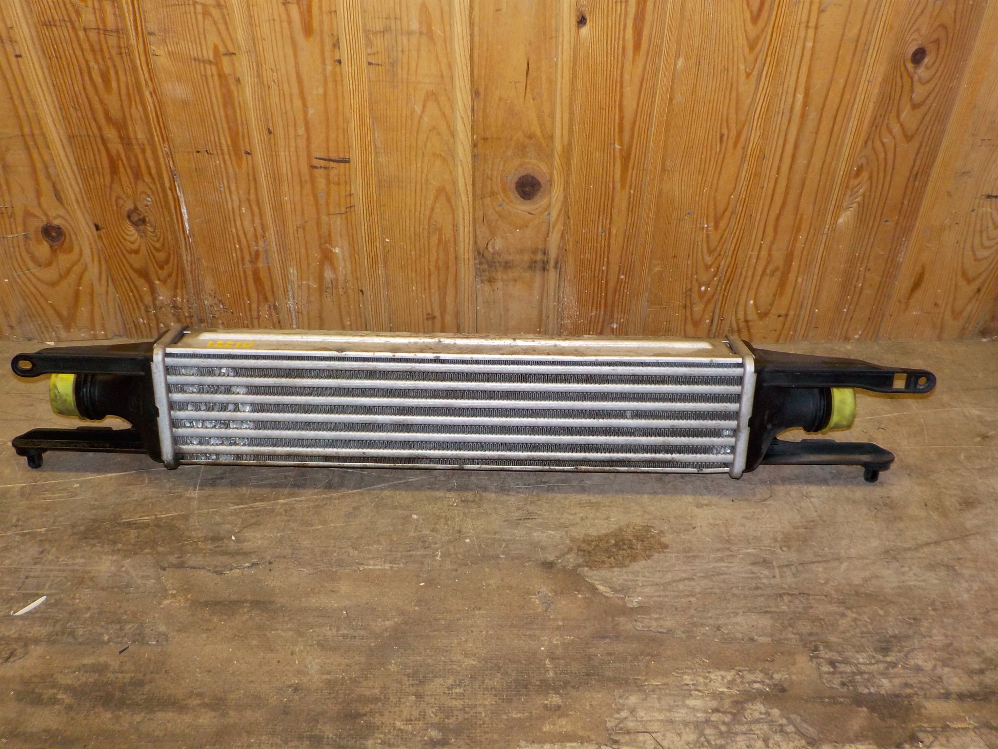 Brugt Opel Corsa D (07-15) Køler Intercooler med kun 311.000 Km. fra Autogenbrug / Autoophug