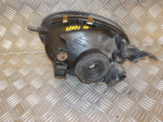 Brugt Toyota Corolla 3D E11 (98-00) Forlygte med kun 262.000 Km. fra Autogenbrug / Autoophug