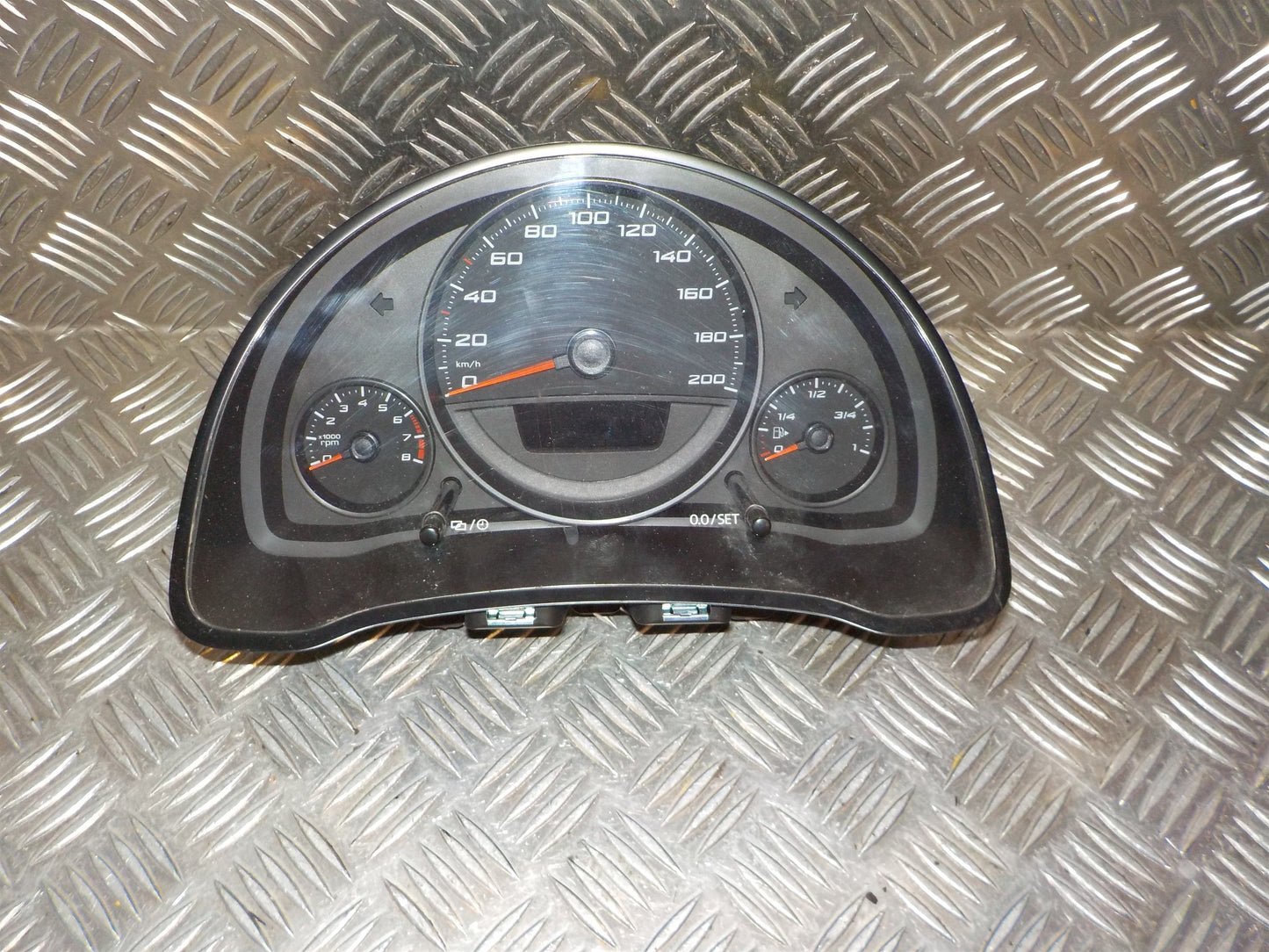 Brugt Seat Mii (12-->) Instrument M/Omdr.Tæller - Speedometer med kun 126.000 Km. fra Autogenbrug / Autoophug