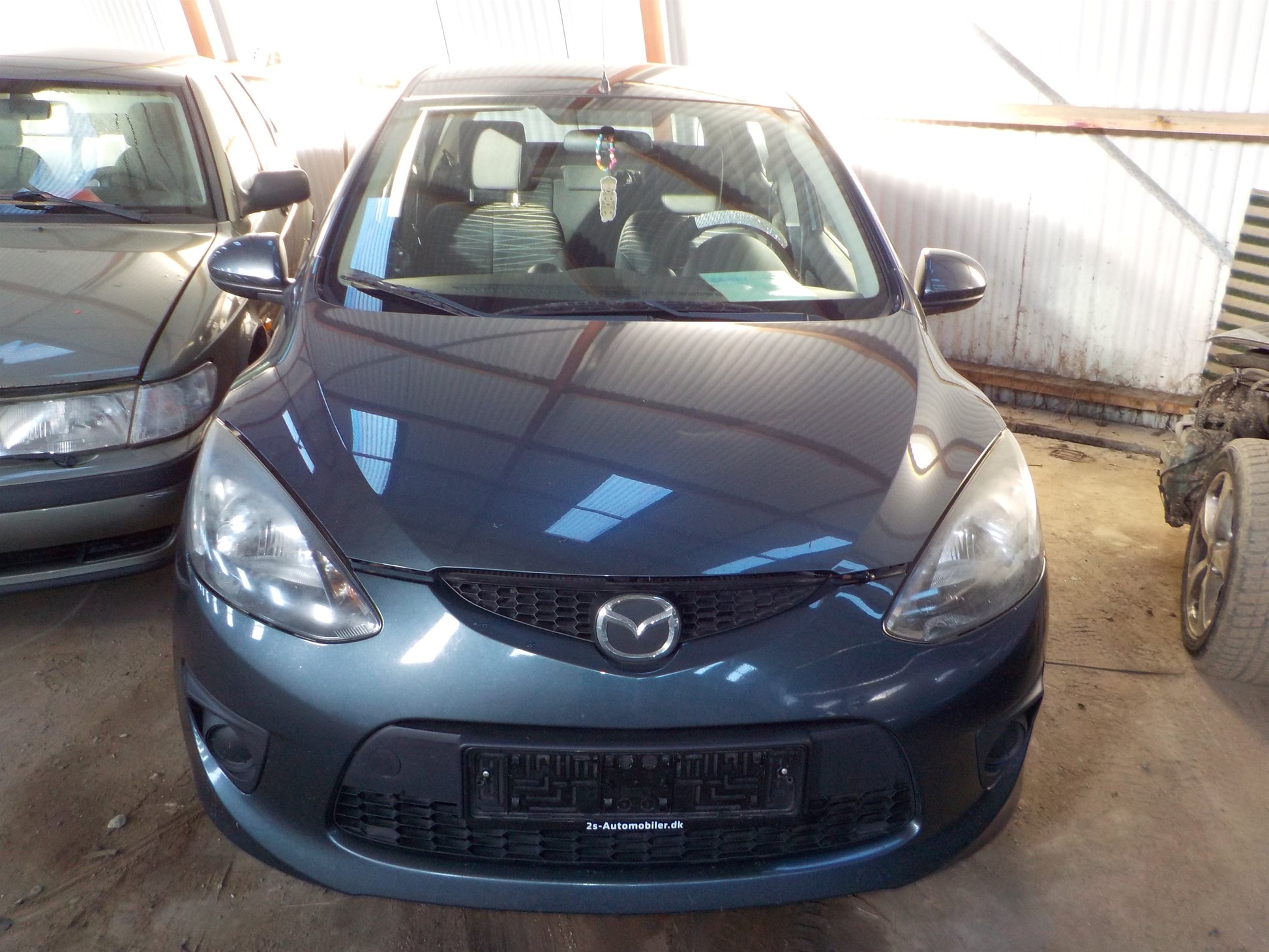 Brugt Mazda 2 (08-14) Pluk-Selv-Bil med kun 272.000 Km. fra Autogenbrug / Autoophug