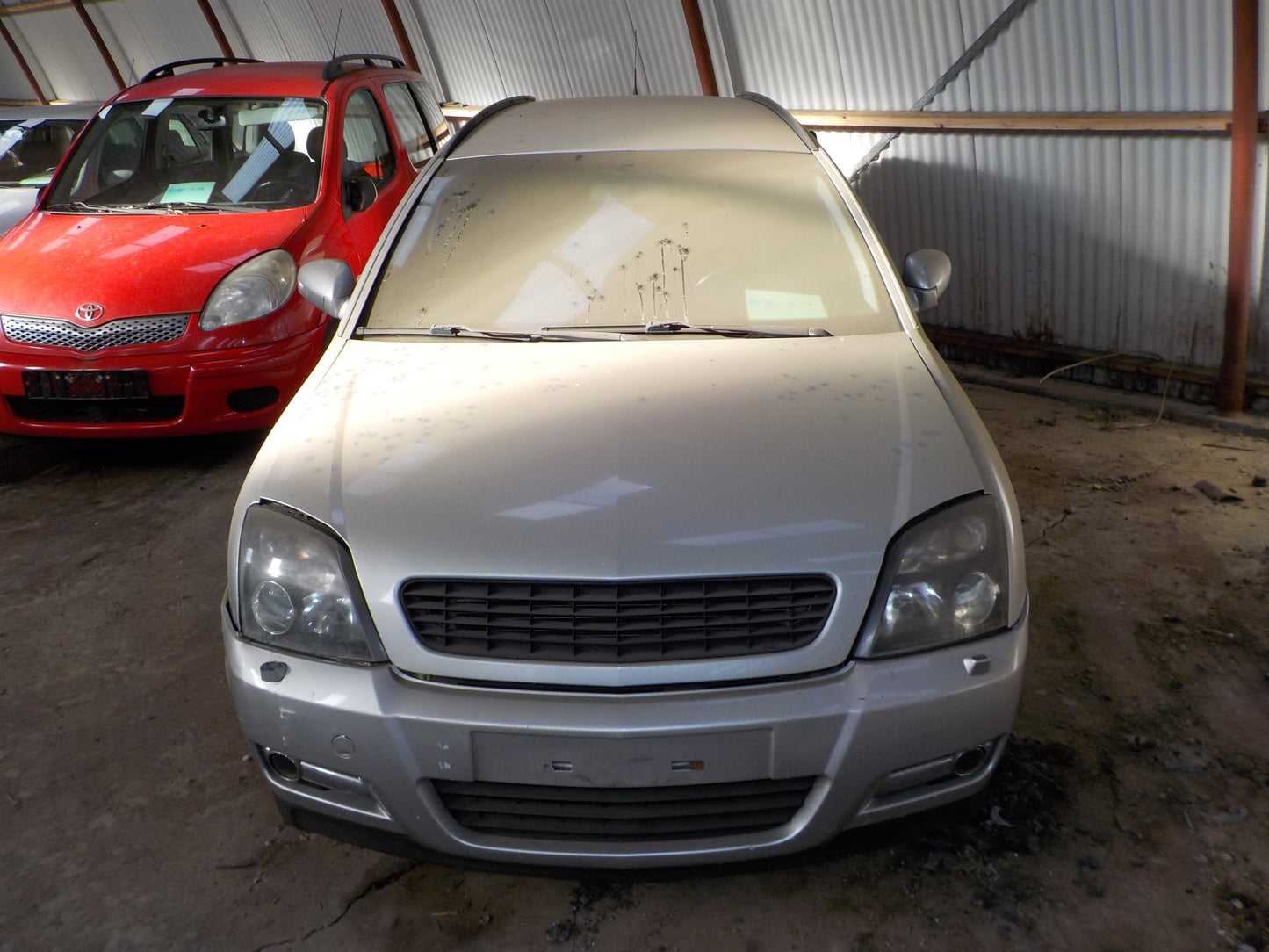 Brugt Opel Vectra C (02-->) Pluk-Selv-Bil med kun 298.000 Km. fra Autogenbrug / Autoophug