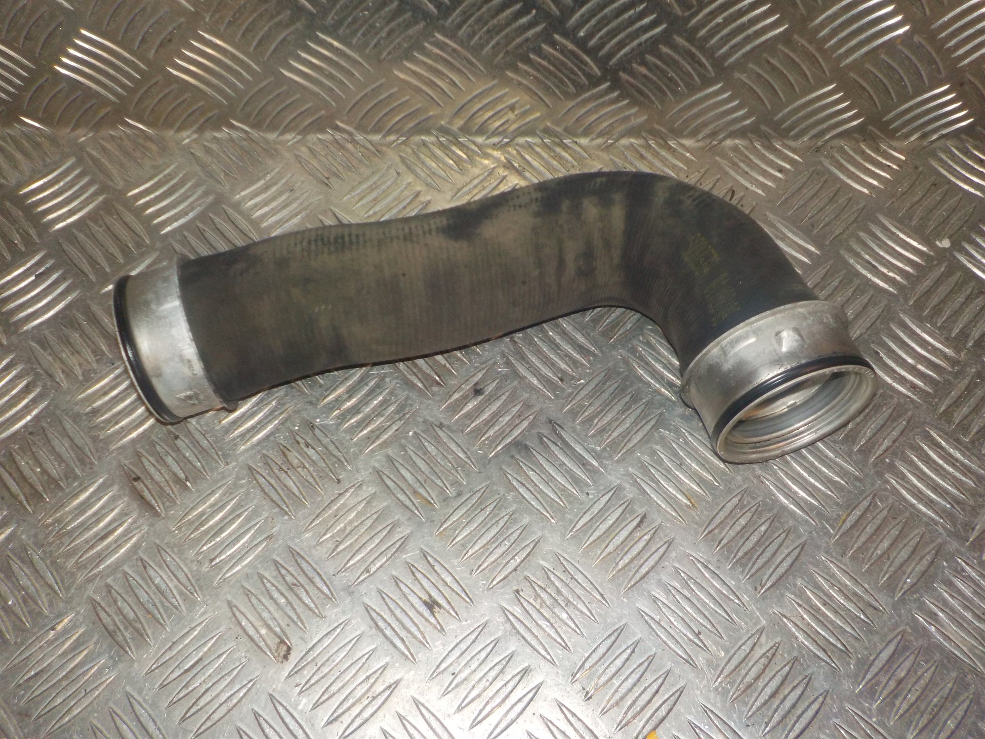 Original VW PASSAT 3C (05-10) TURBO/INTERCOOL. SLANGER Til Danmarks laveste pris. | Mere end 60.000 brugte reservedele på lager | 24 timers levering | 24/7 Support via Livechat