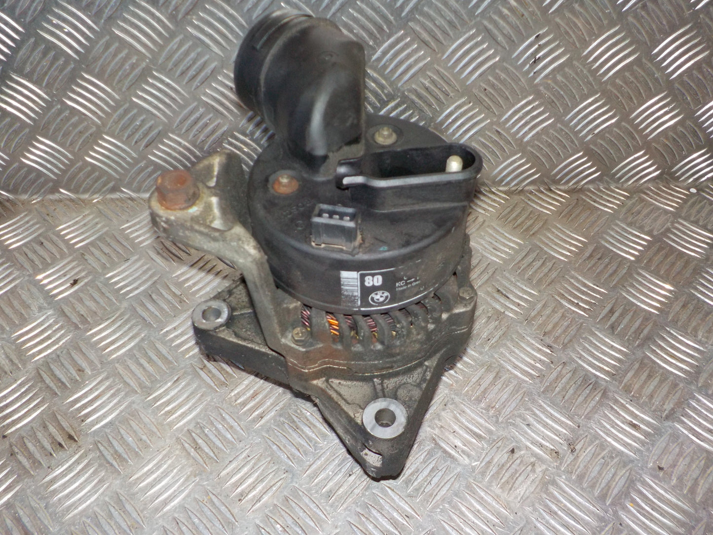 Brugt BMW 5-Serie (95-03) Generator med kun 317.000 Km. fra Autogenbrug / Autoophug