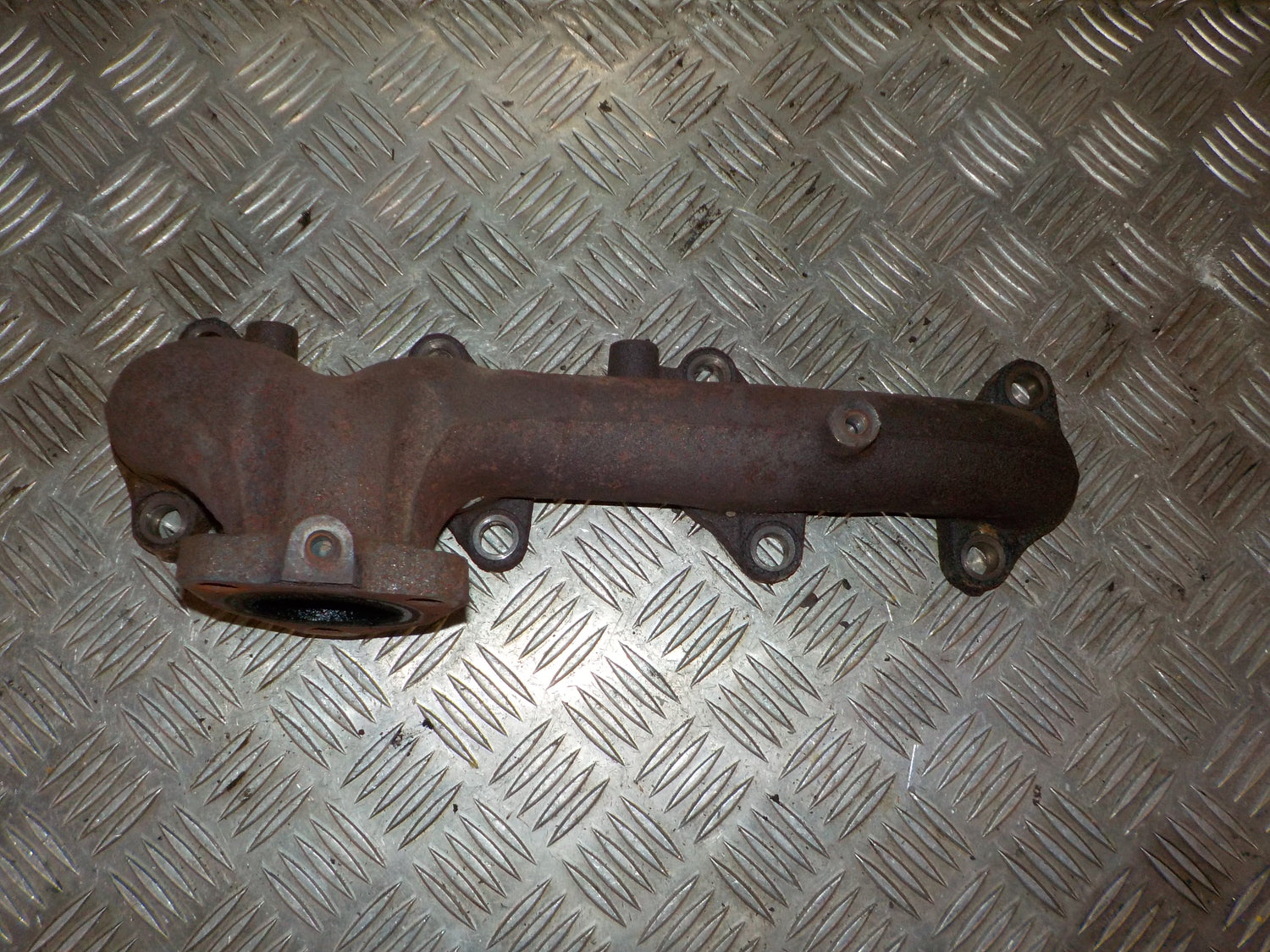 Brugt Toyota Dyna (05-15) Manifold Ud med kun 118.000 Km. fra Autogenbrug / Autoophug