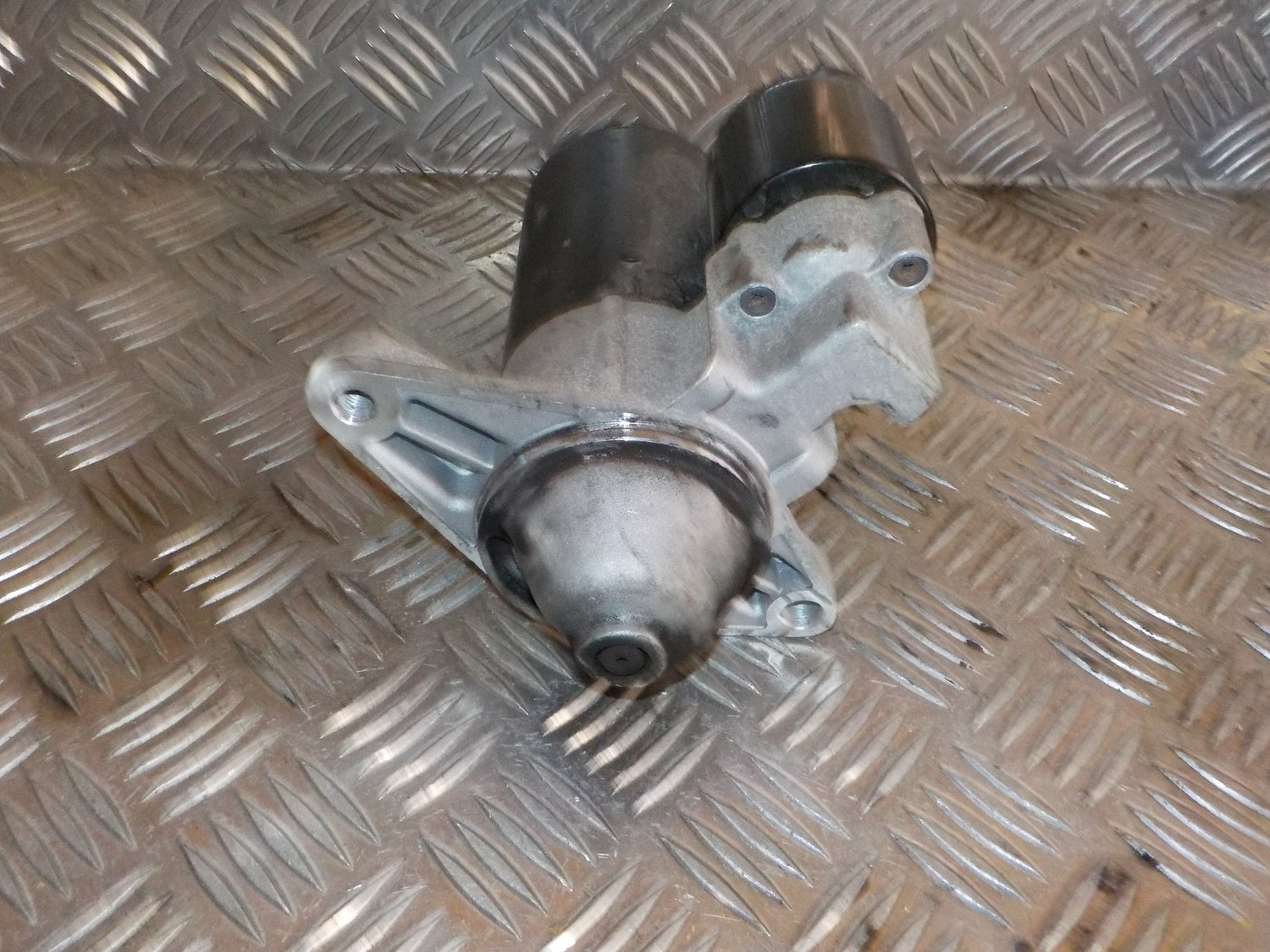 Brugt Toyota Avensis T22 (98-00) Starter med kun 327.000 Km. fra Autogenbrug / Autoophug