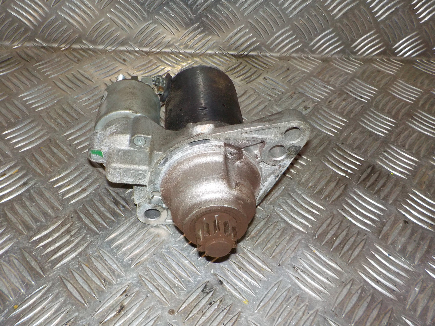 Brugt VW Caddy 2K (04-20) Starter med kun 361.000 Km. fra Autogenbrug / Autoophug