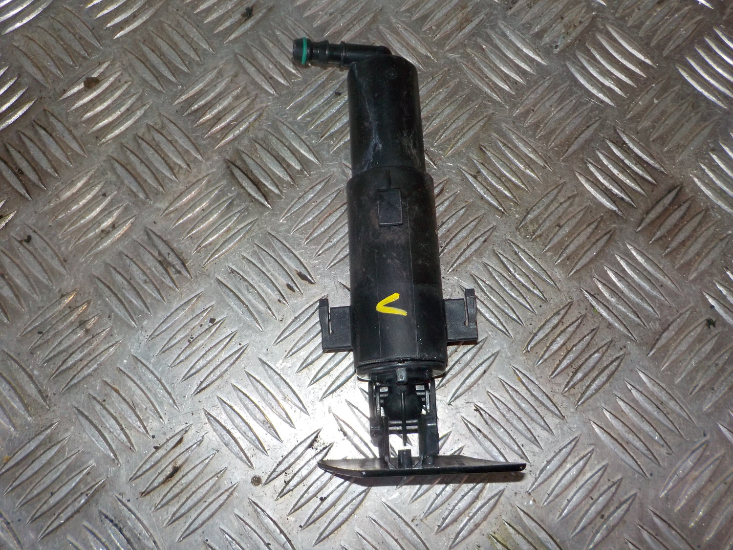 Brugt BMW 3-Serie (05-13) Sprinklerdyse med kun 249.000 Km. fra Autogenbrug / Autoophug