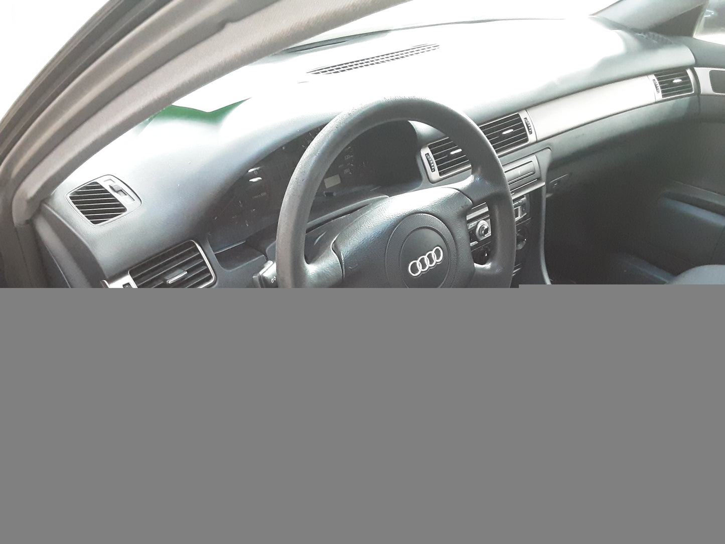 Brugt Audi A6 (4B) (98-04) Pluk-Selv-Bil med kun 295.000 Km. fra Autogenbrug / Autoophug